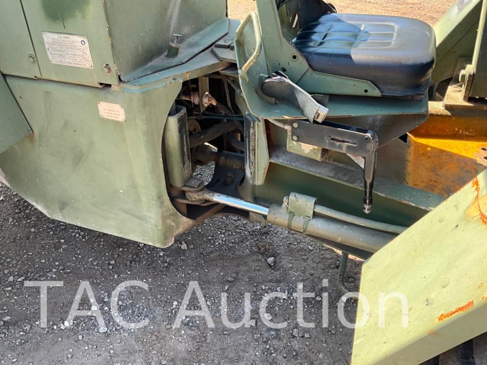 Case M4K 4WD Rough Terrain Articulating 4000lb Forklift - Image 13 of 28