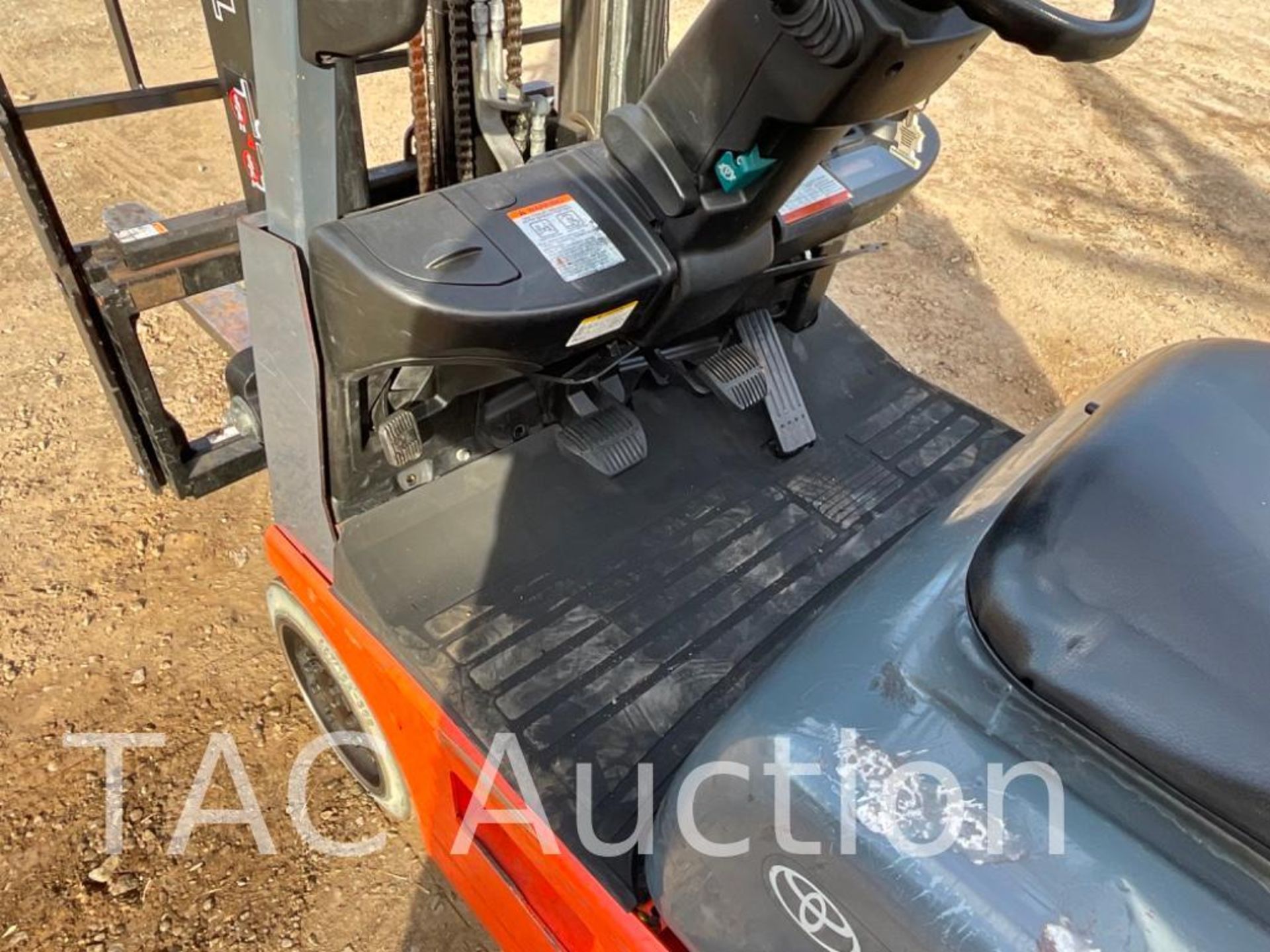 2016 Toyota 8FGCU15 3,000lb Forklift - Image 9 of 21