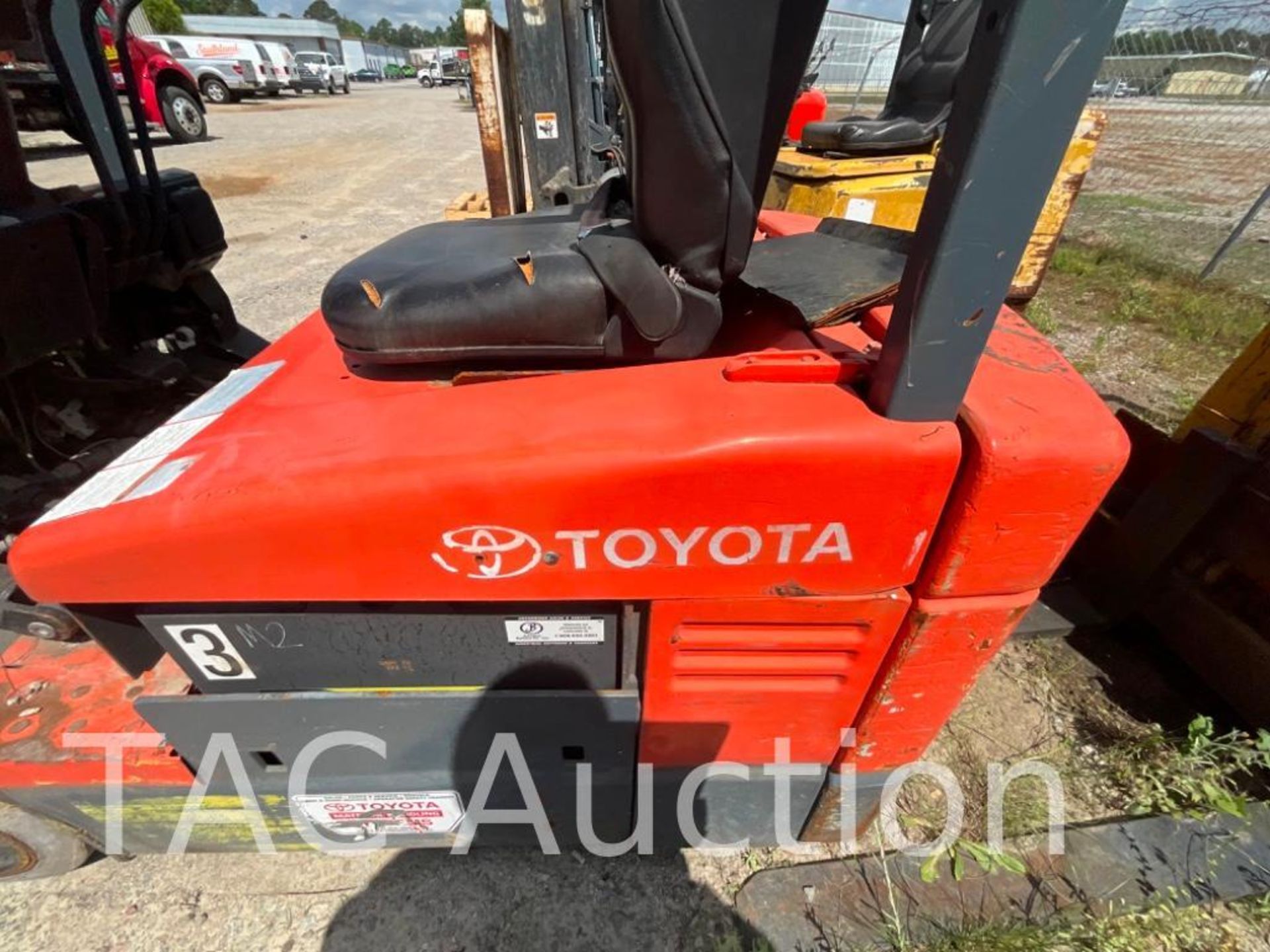 Toyota 2FBEU18 Electric Forklift - Image 13 of 28