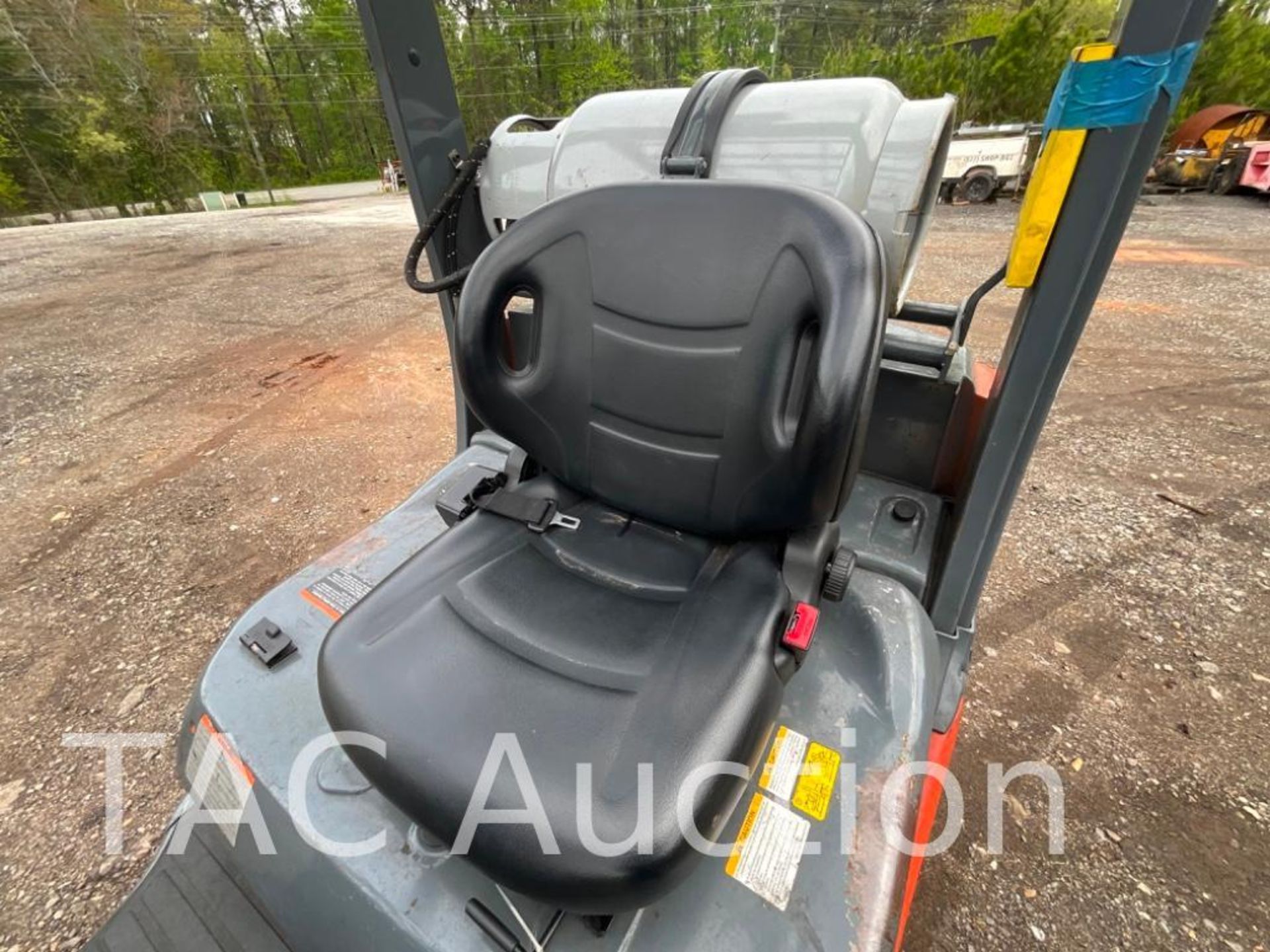 Toyota 8FGCU25 5000lb Forklift - Image 15 of 23