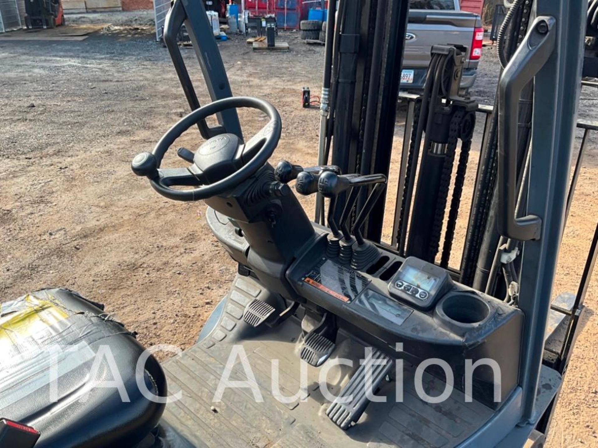 2017 Toyota 8FGCU25 5000lb Forklift - Bild 16 aus 33