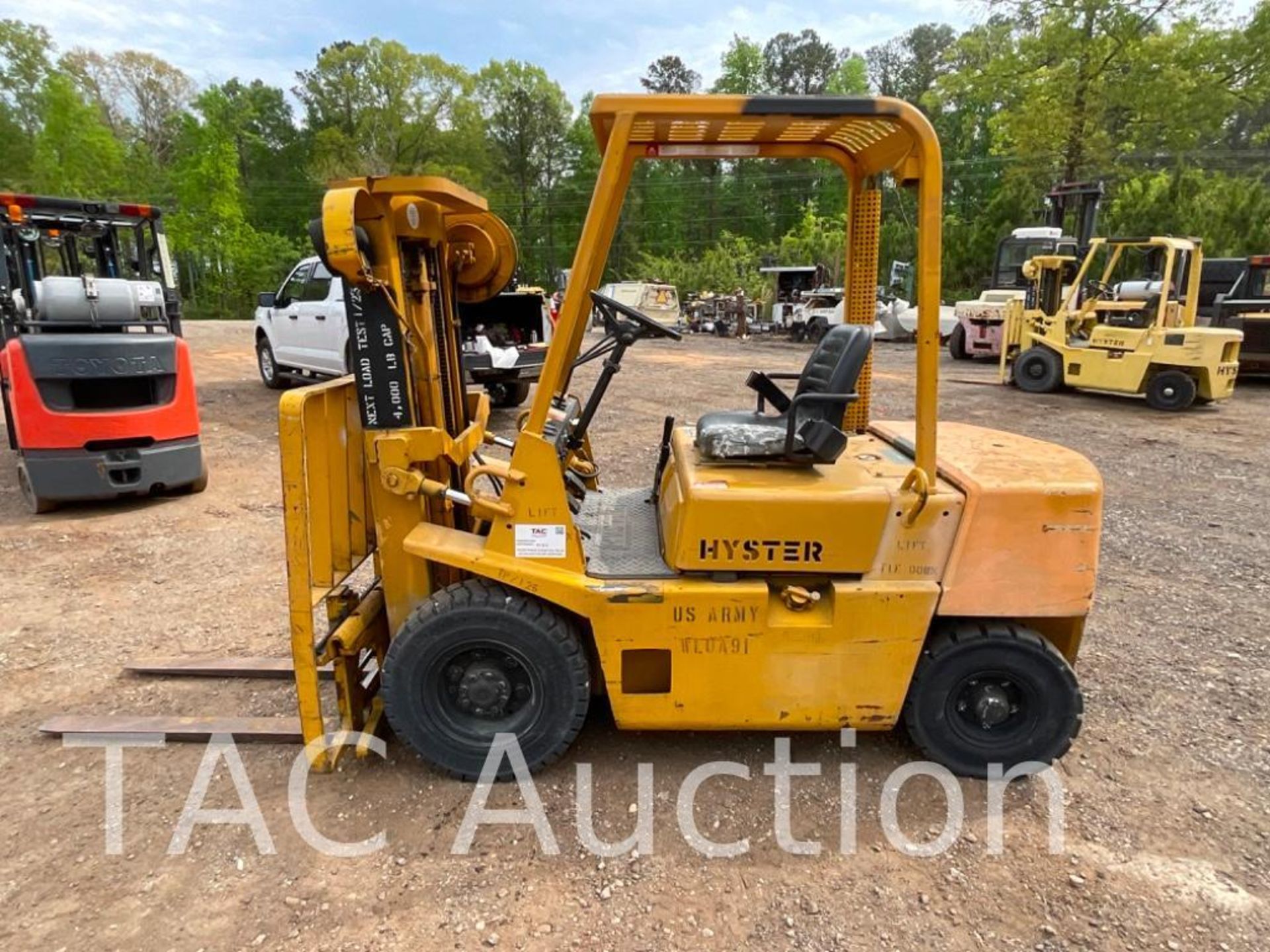 Hyster H40XLM 4000lb Diesel Forklift - Image 2 of 24