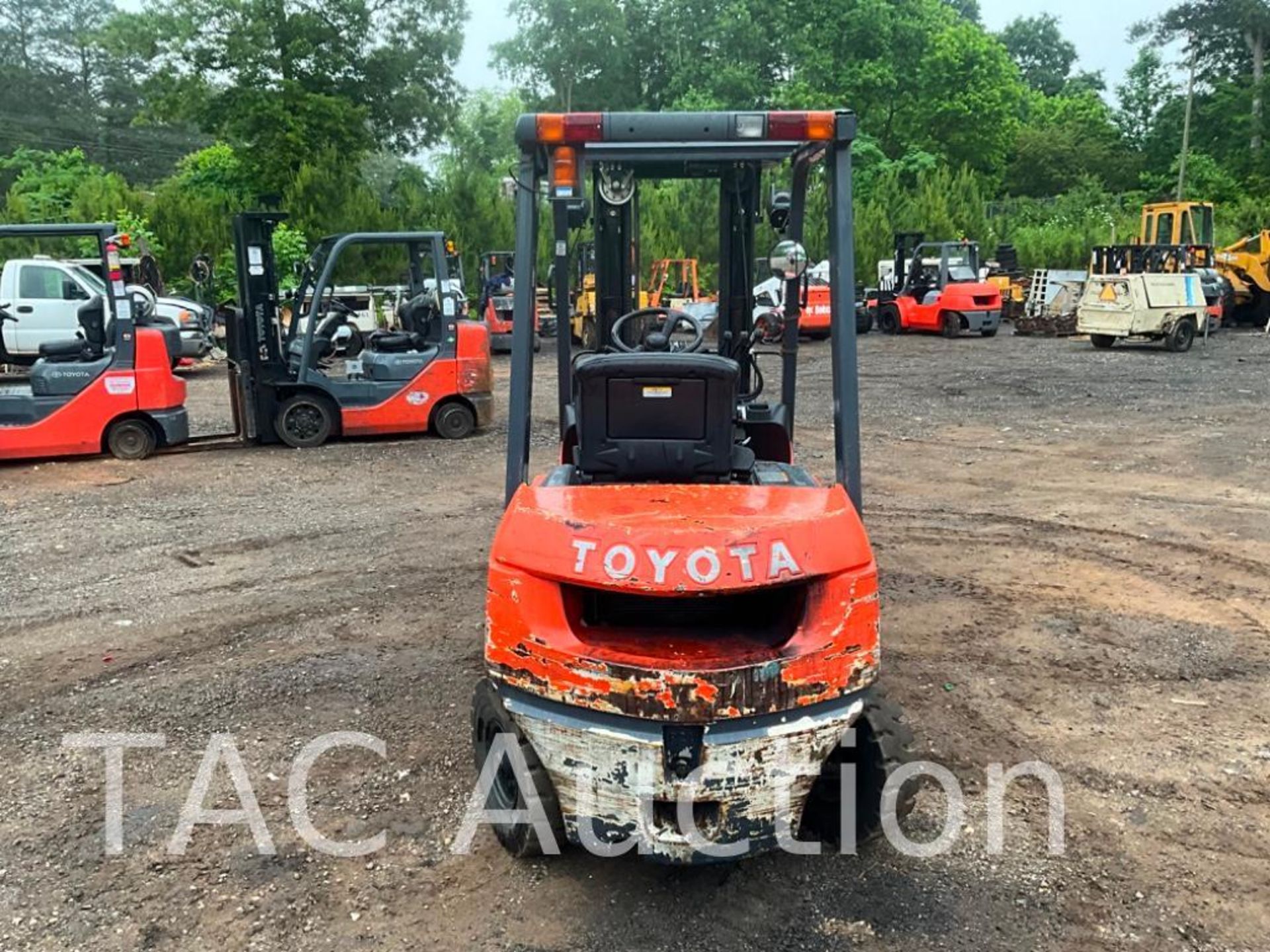 Toyota 7FD420 4000lb Diesel Forklift - Image 4 of 35