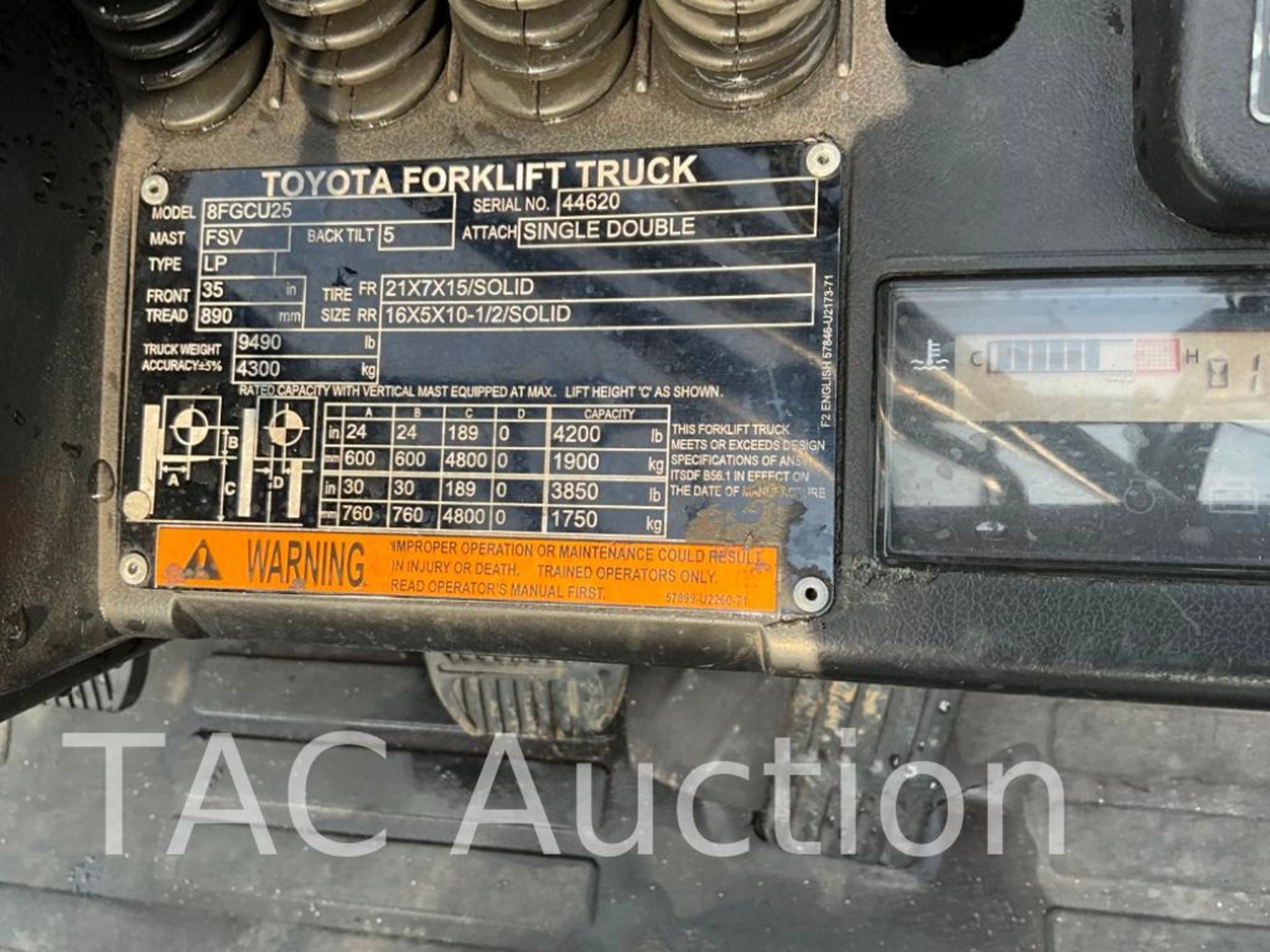 Toyota 8FGCU25 5000lb Forklift W/ Reach Attachment - Bild 20 aus 20