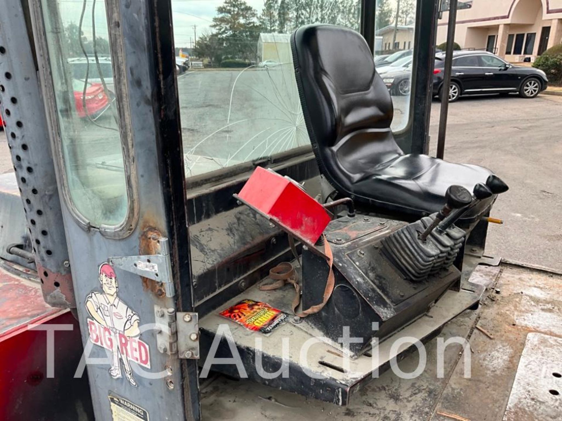 TAYLOR BIG RED 16000lb Forklift - Image 14 of 33