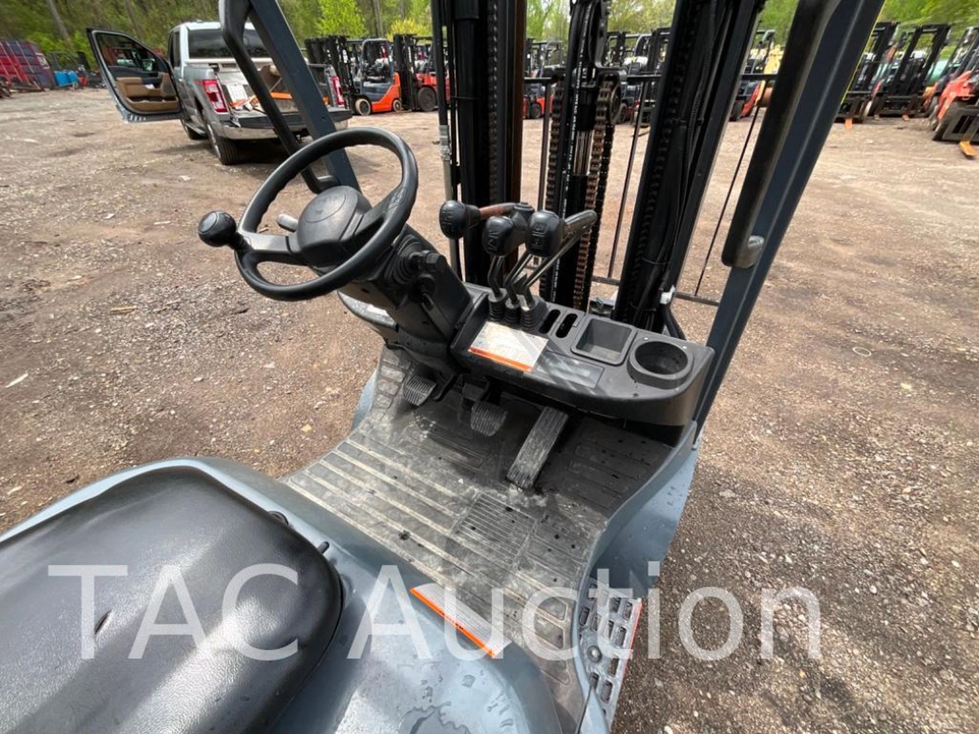 Toyota 8FGCU25 5000lb Forklift - Image 12 of 22