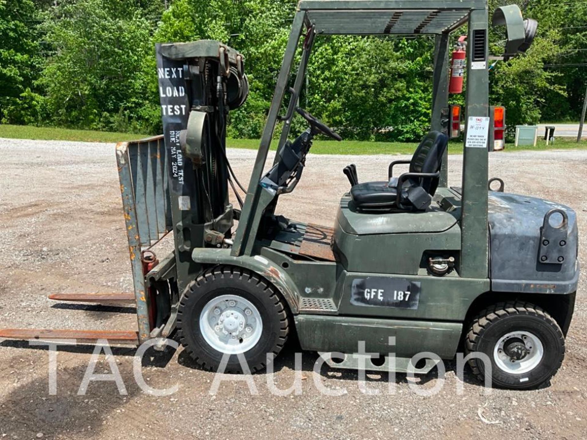 Hyster H40XM 4000lb Diesel Forklift - Image 2 of 17