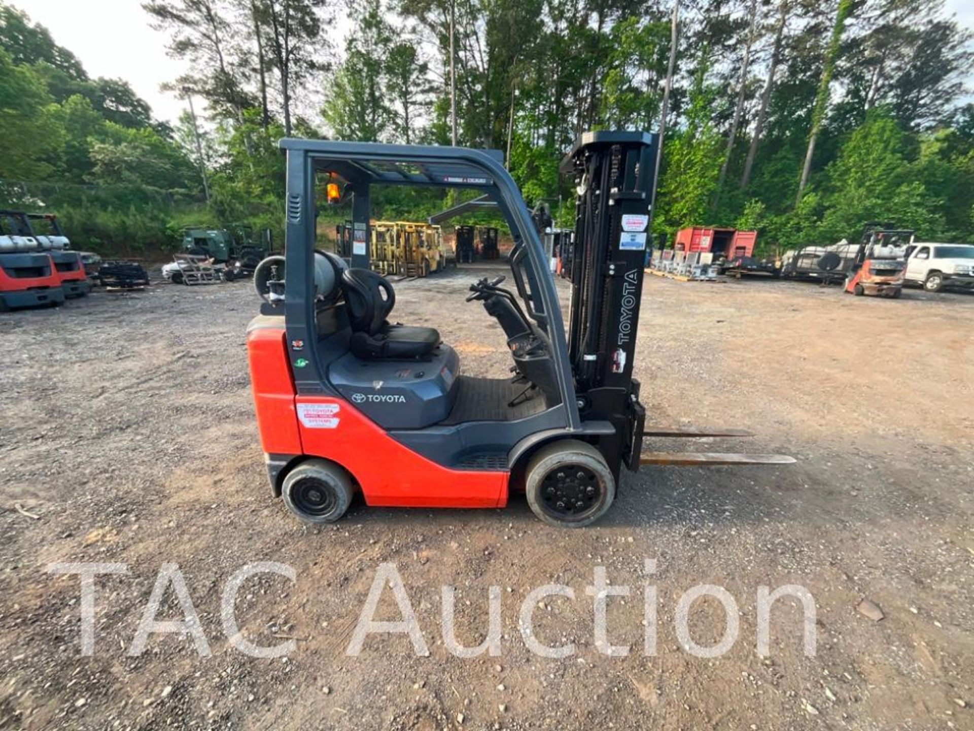 Toyota 8FGCU25 5000lb Forklift - Image 6 of 19