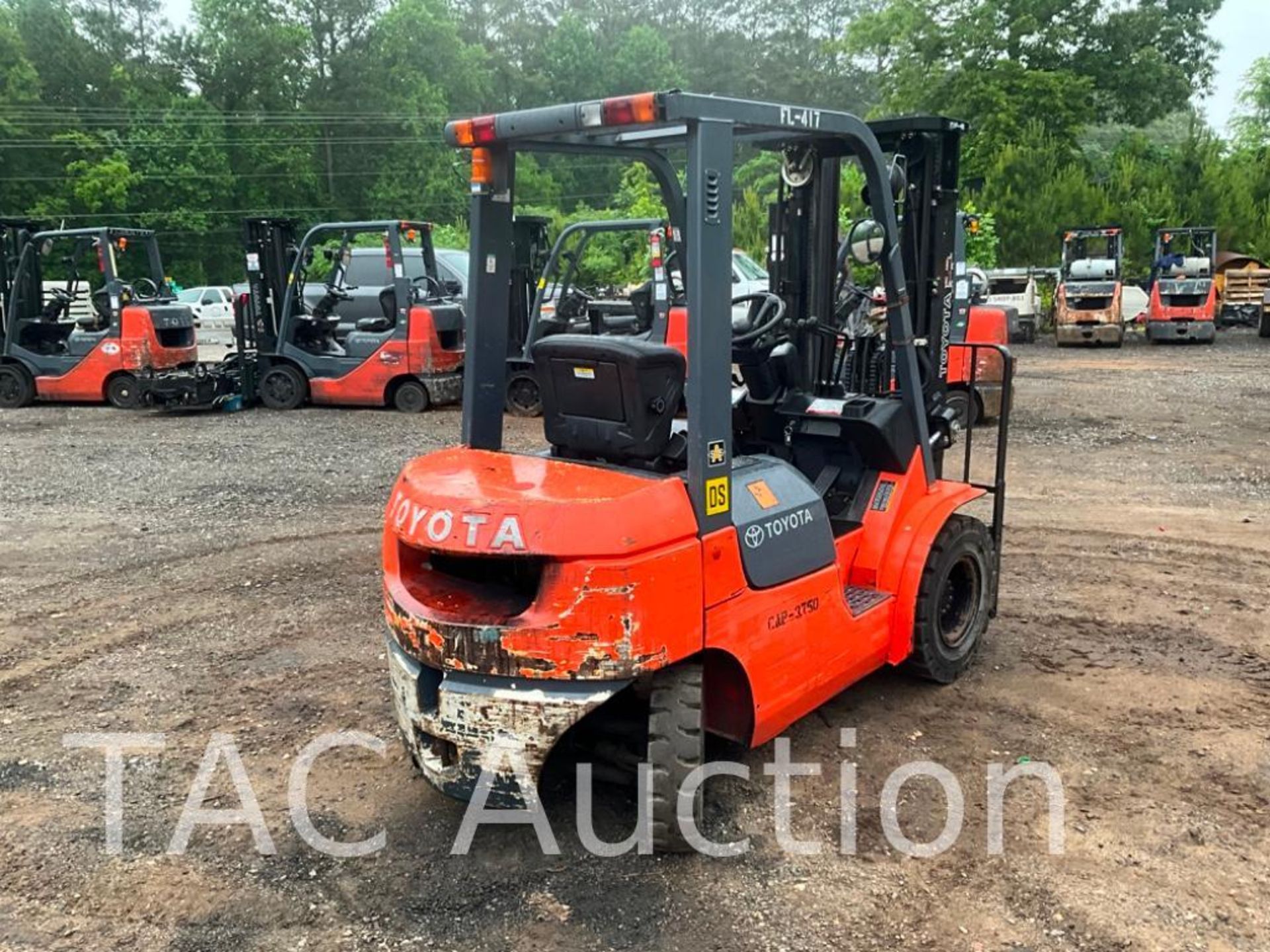 Toyota 7FD420 4000lb Diesel Forklift - Image 5 of 35