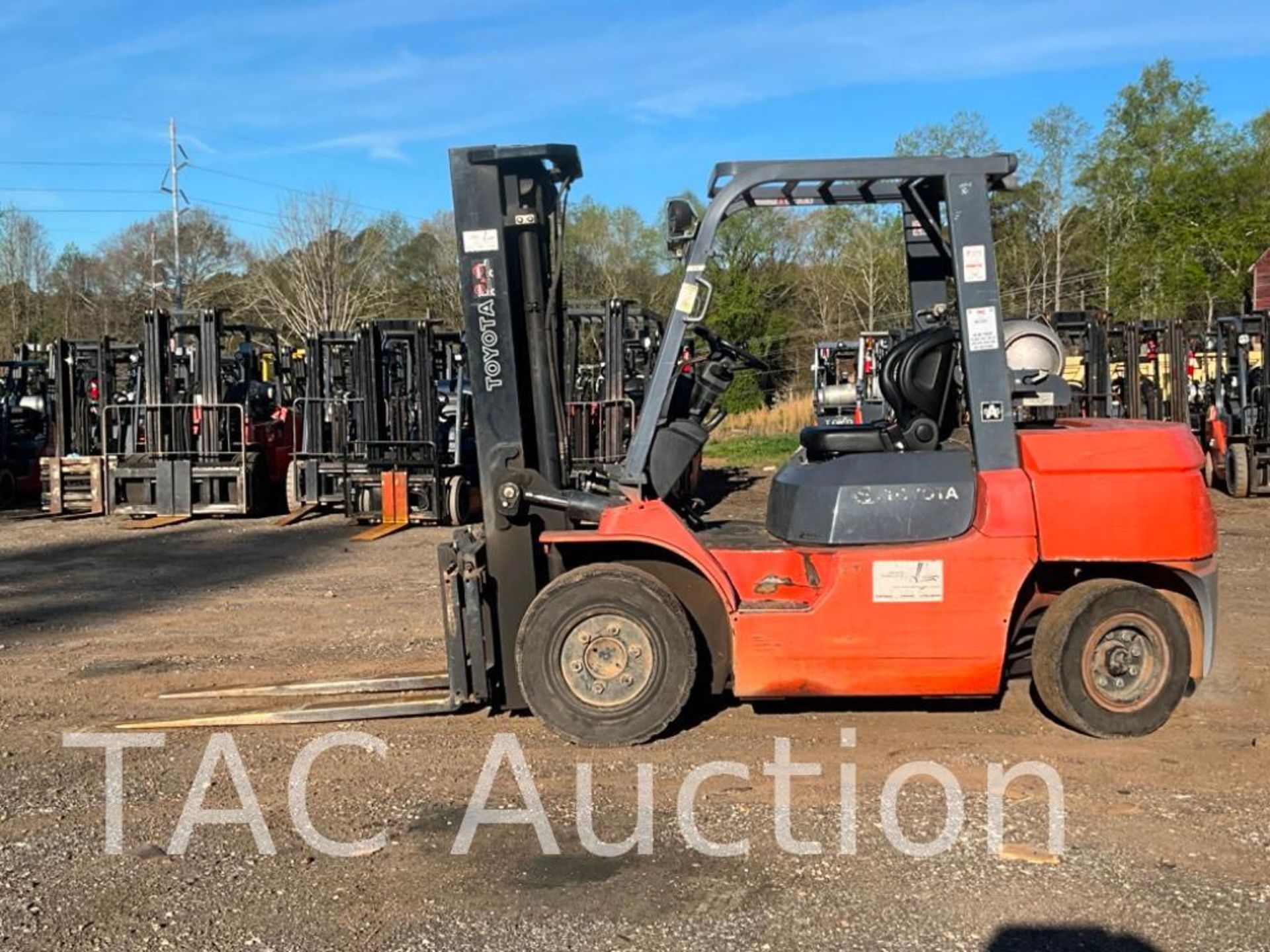 Toyota 7FGU35 8,000lb Forklift - Image 2 of 33