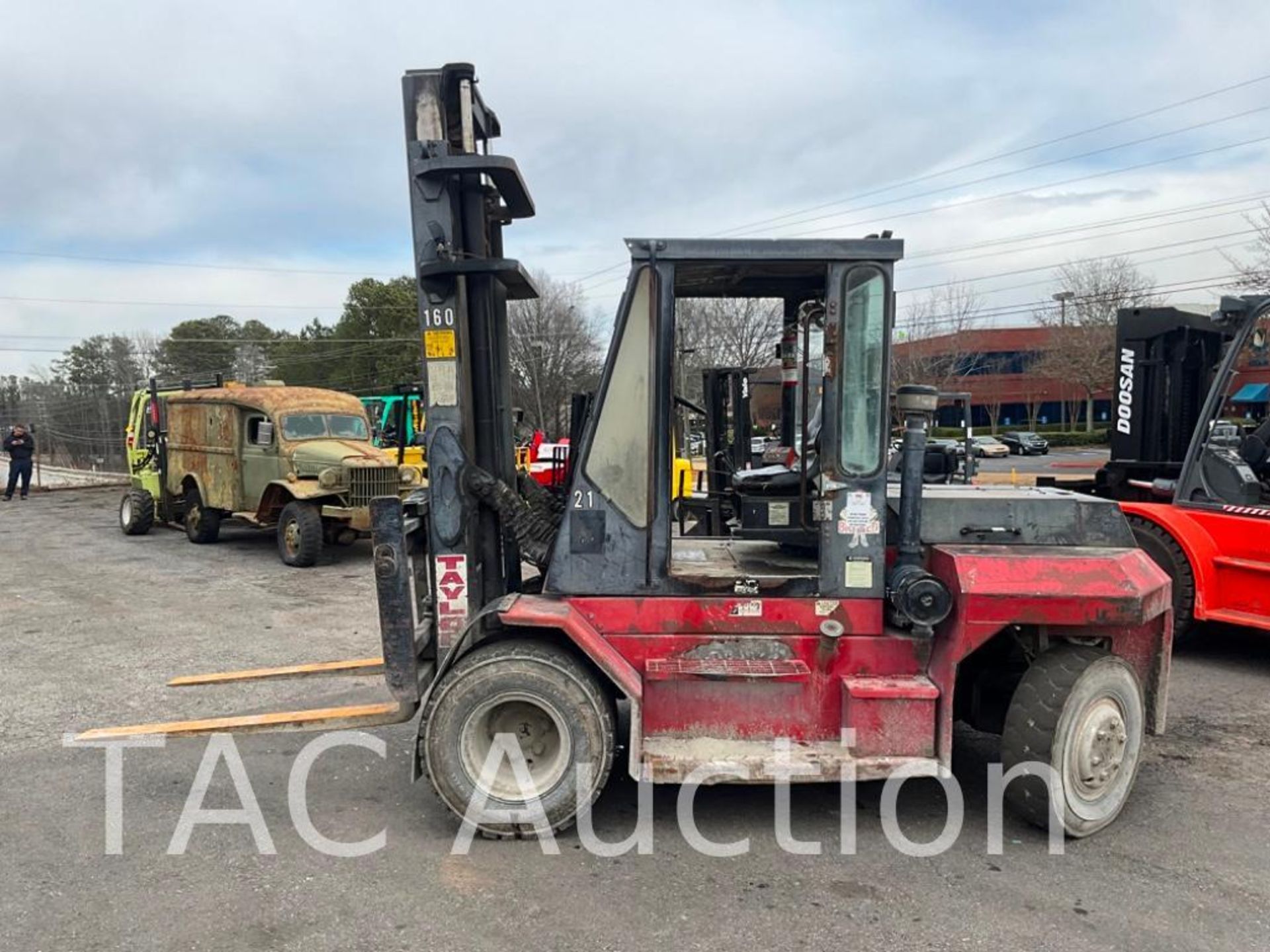 TAYLOR BIG RED 16000lb Forklift - Image 2 of 33