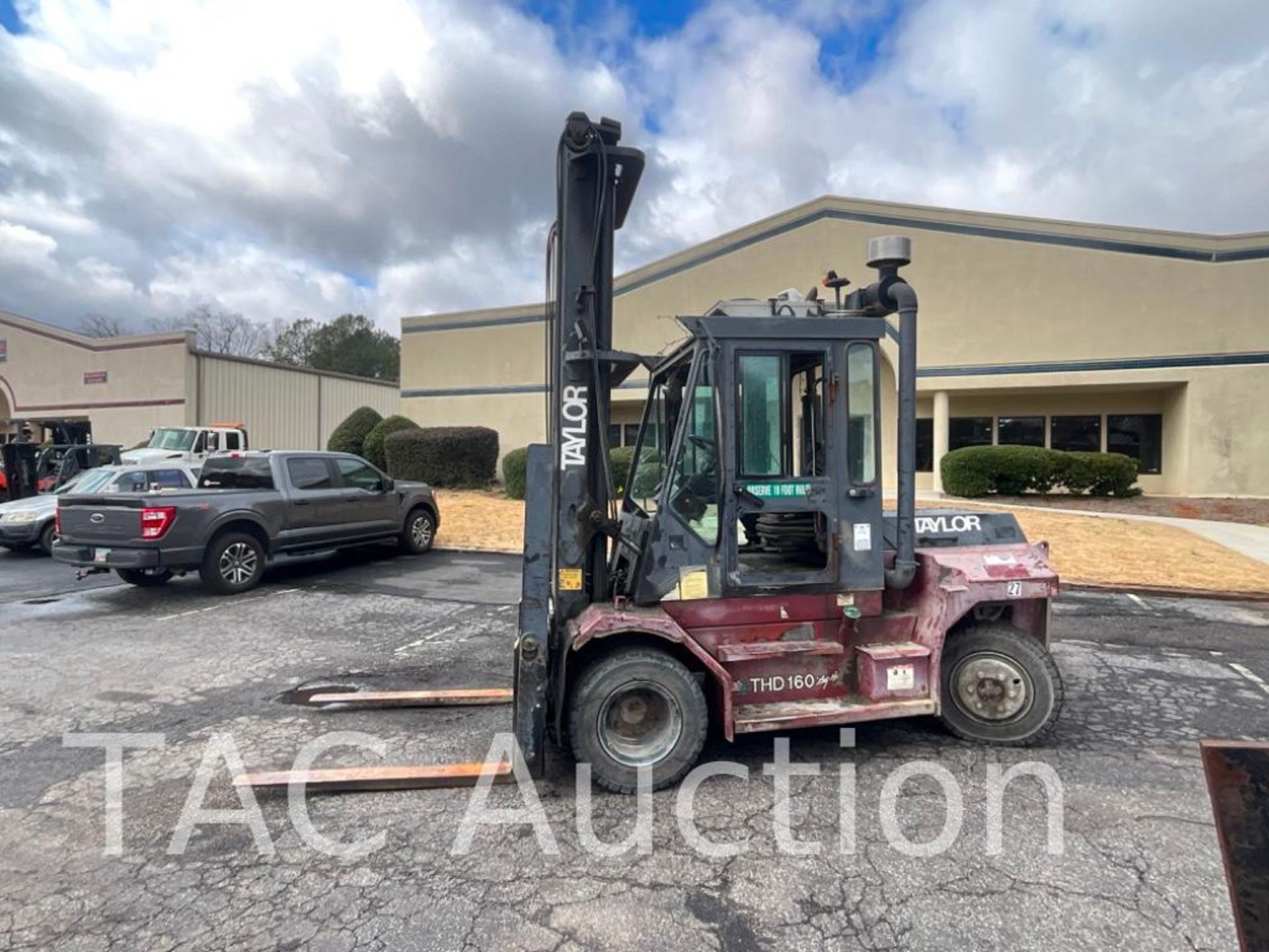 Taylor THD160 16,000lb Forklift - Image 2 of 35