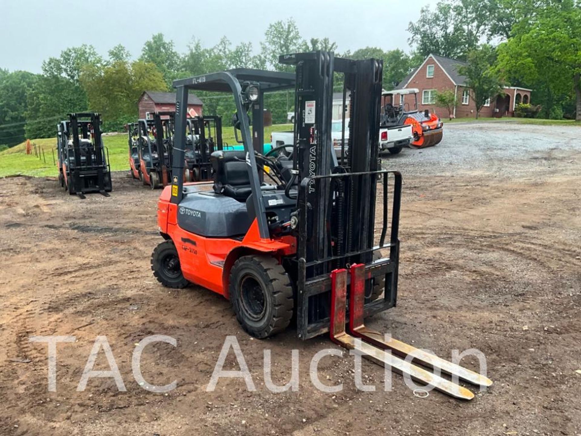 Toyota 7FD420 4000lb Diesel Forklift - Image 7 of 32