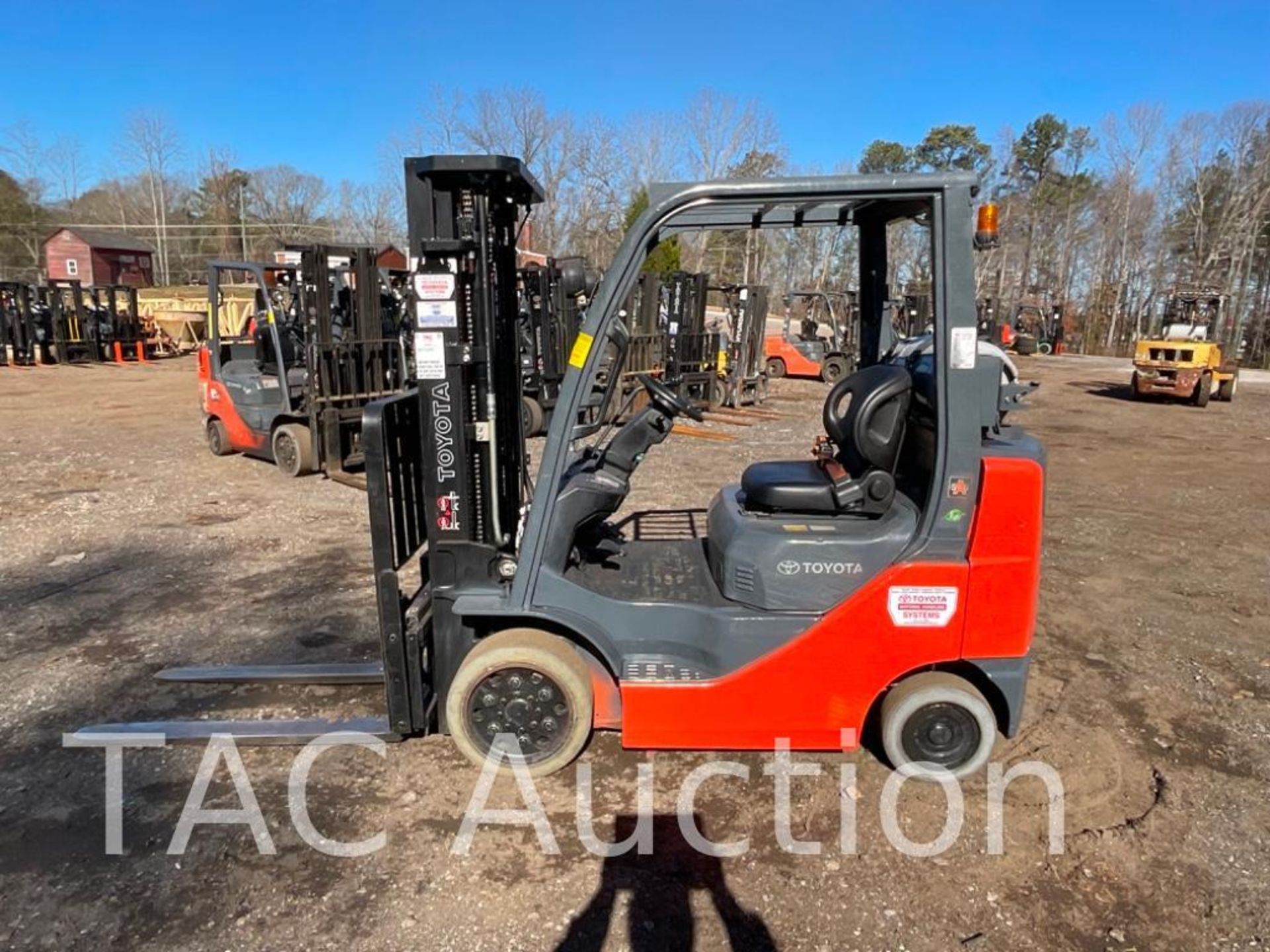 2010 Toyota 8FGCU25 5000lb Forklift - Image 2 of 29