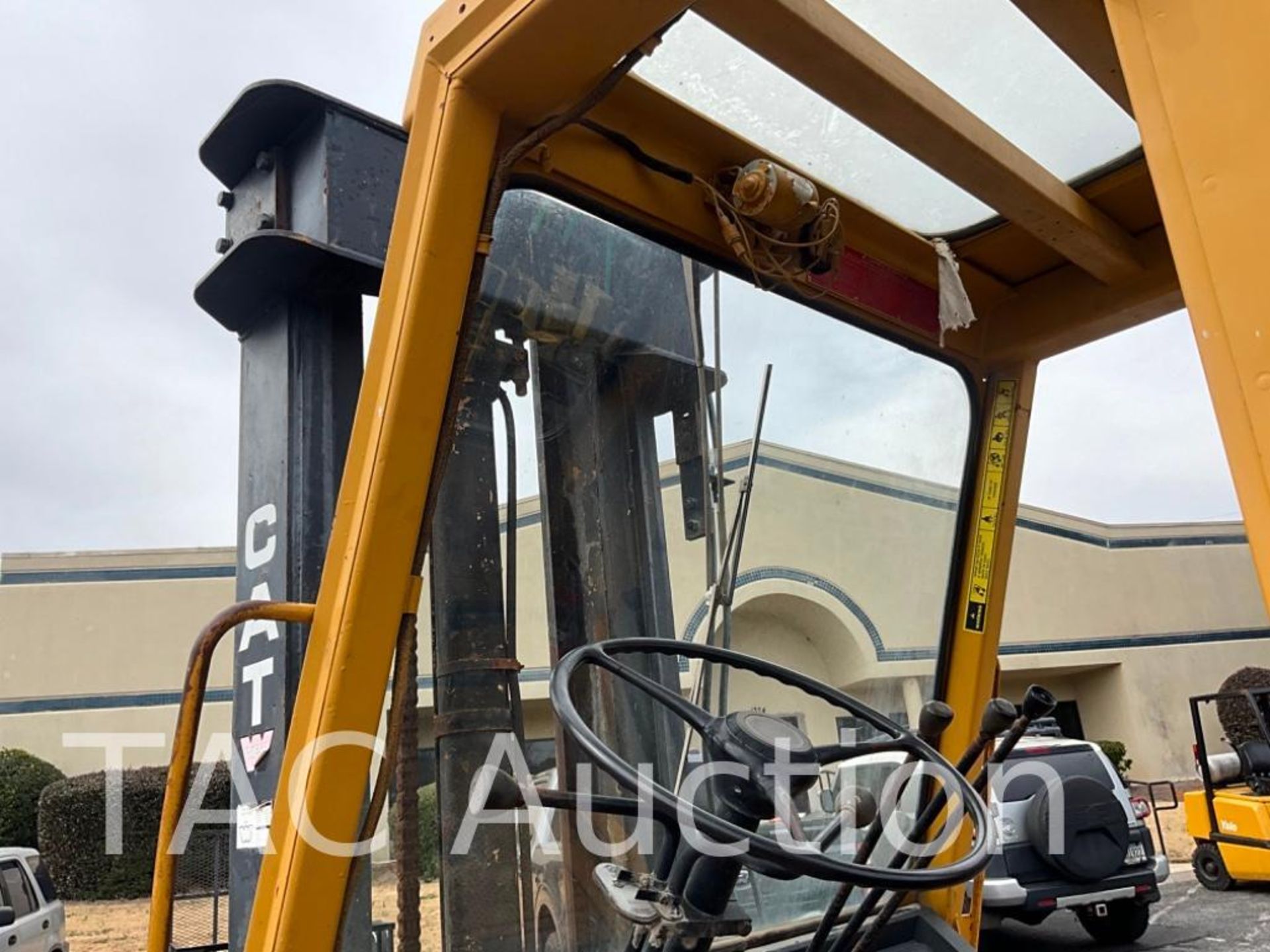 CAT V130 13000lb Forklift - Image 12 of 32