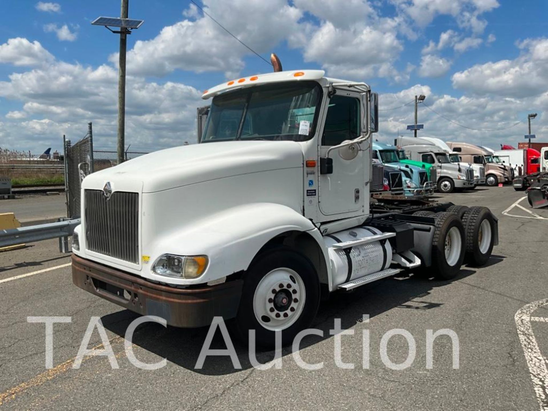 2007 International 9400i Day Cab