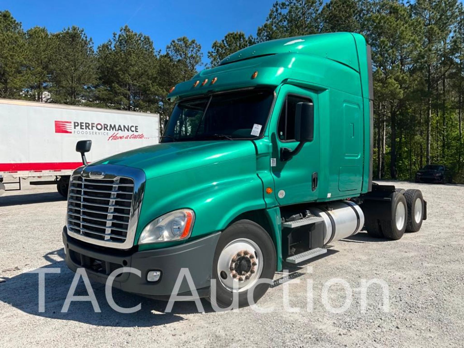 2018 Freightliner Cascadia 125 Sleeper Truck