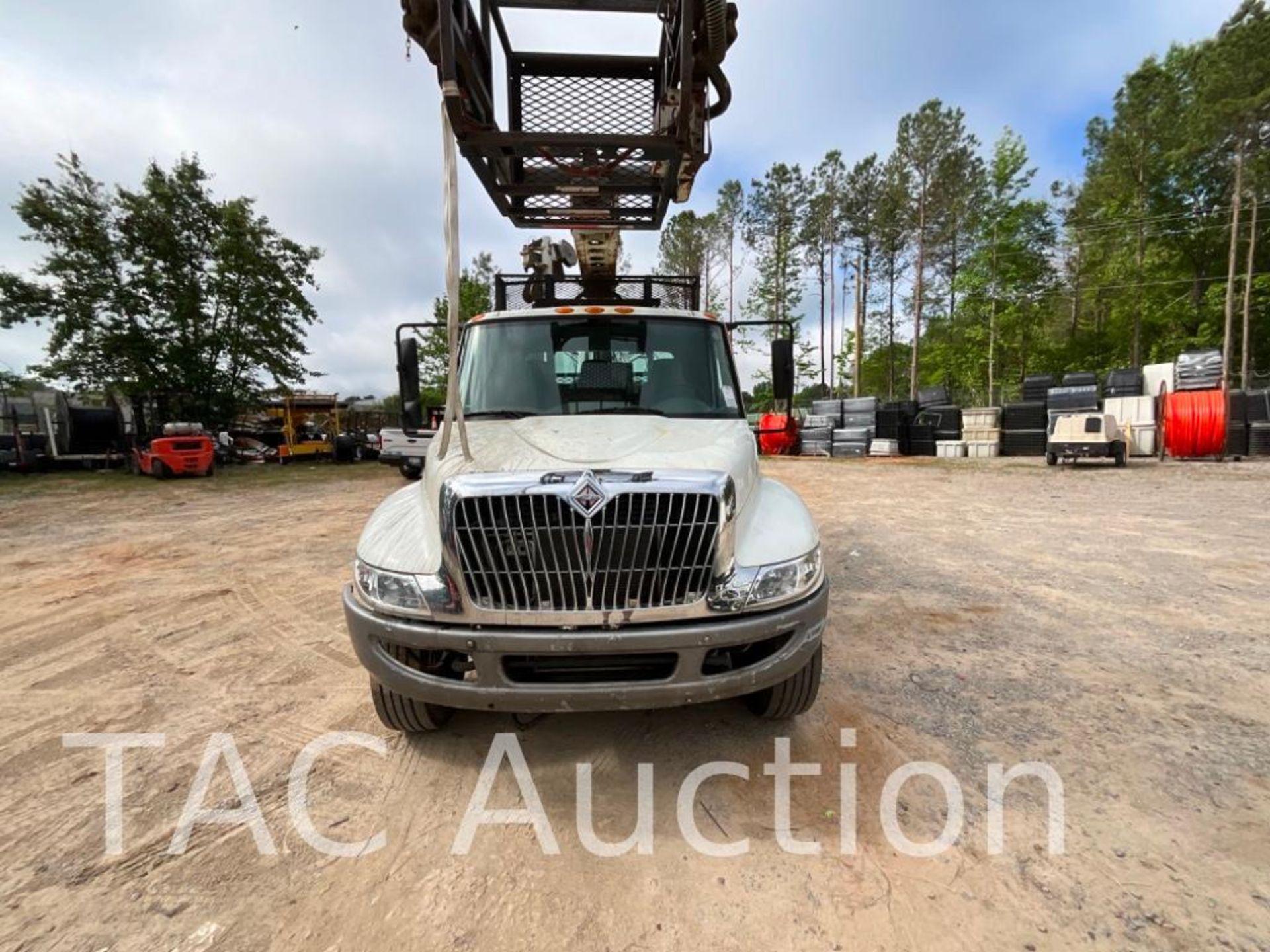 2006 International 4300 Cable Placer Bucket Truck - Image 8 of 64