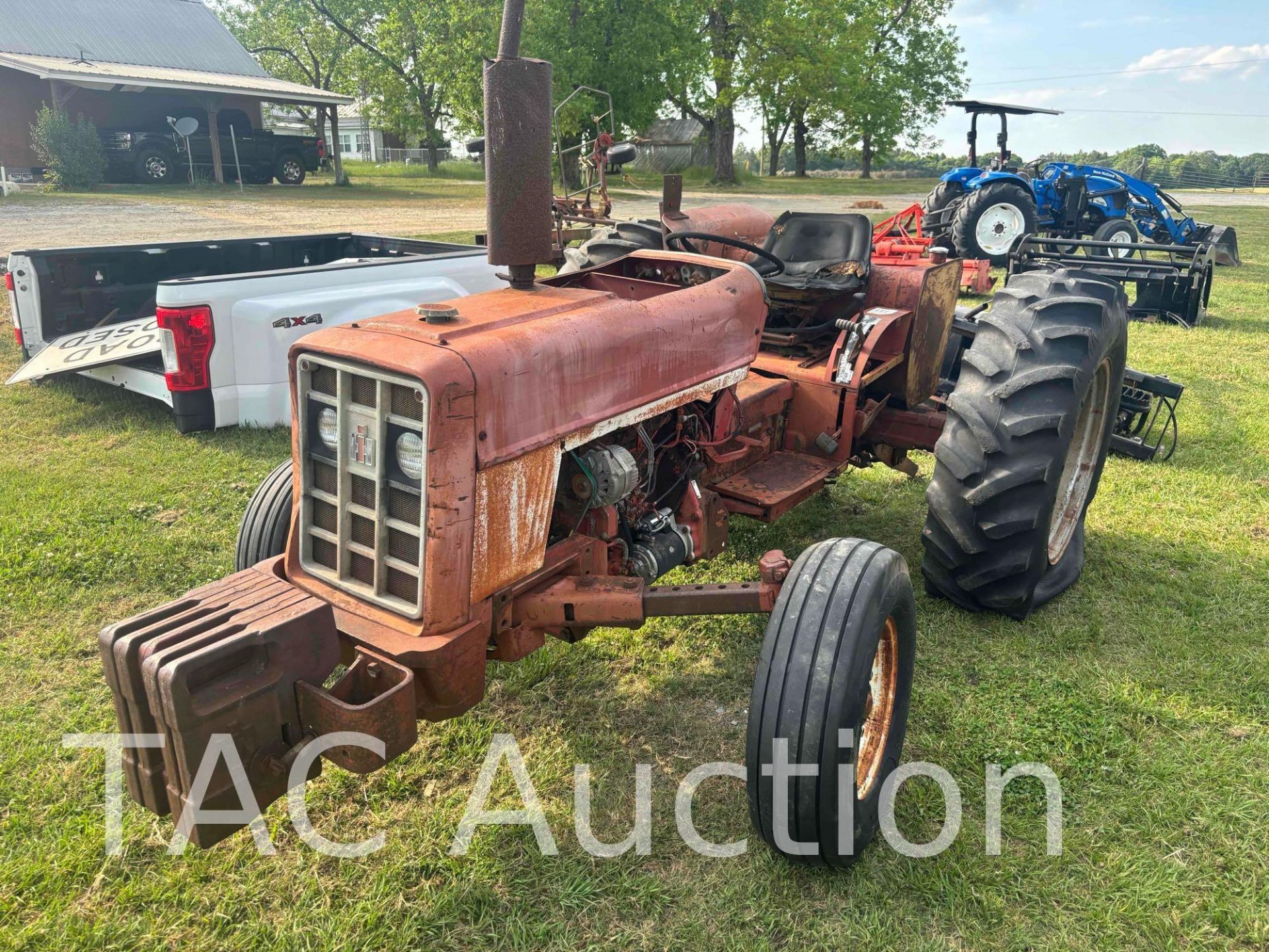 International Harvester 464 Farm Tractor