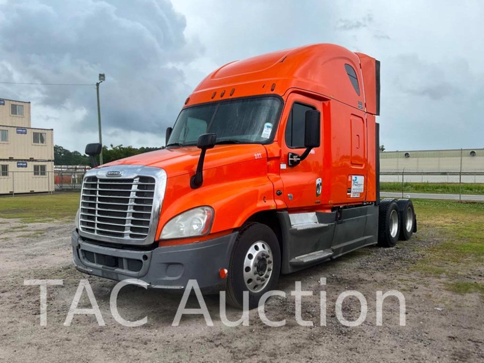 2014 Freightliner Cascadia 125 Sleeper Truck