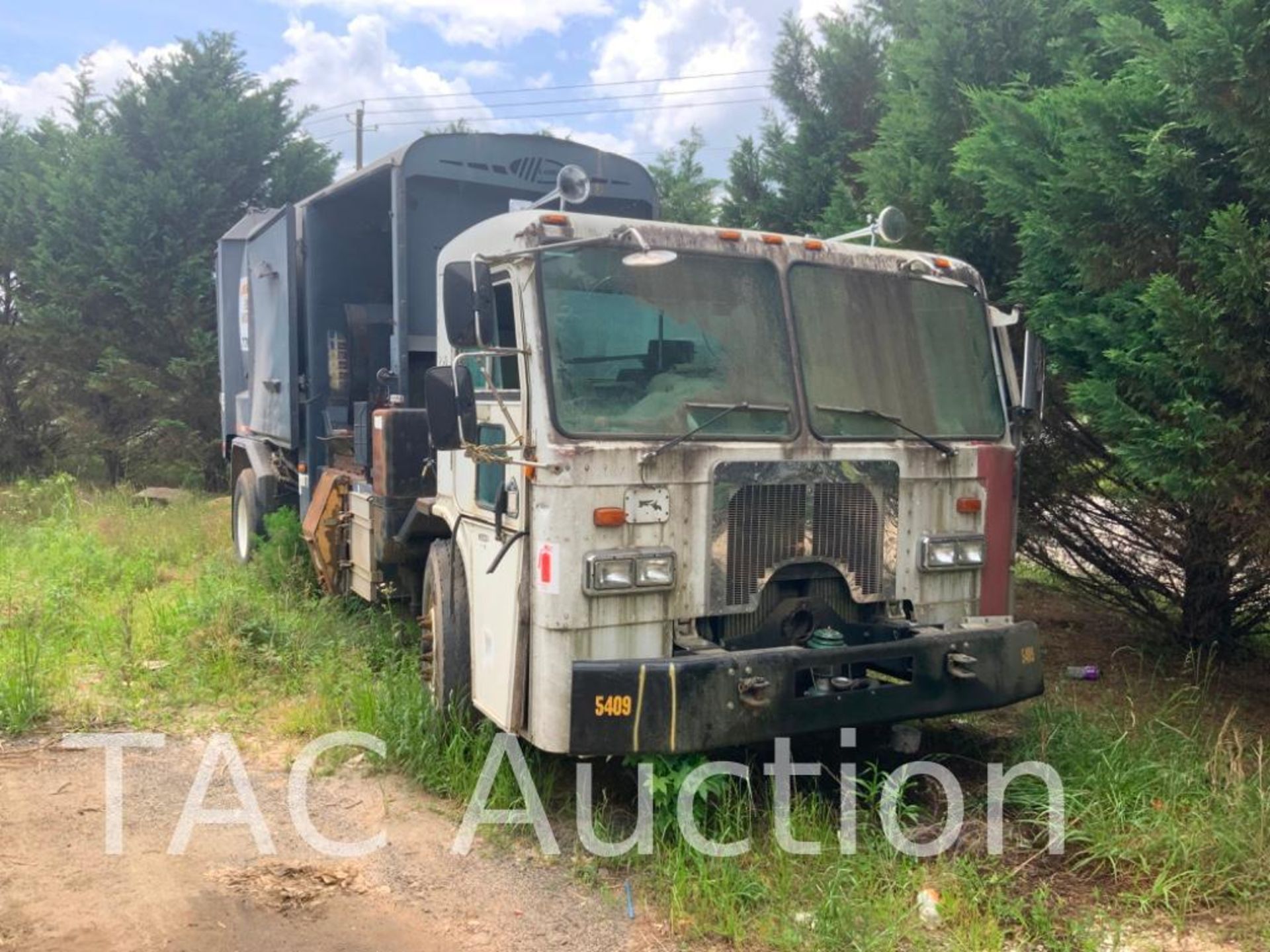 2007 Peterbilt 320 Garbage Truck