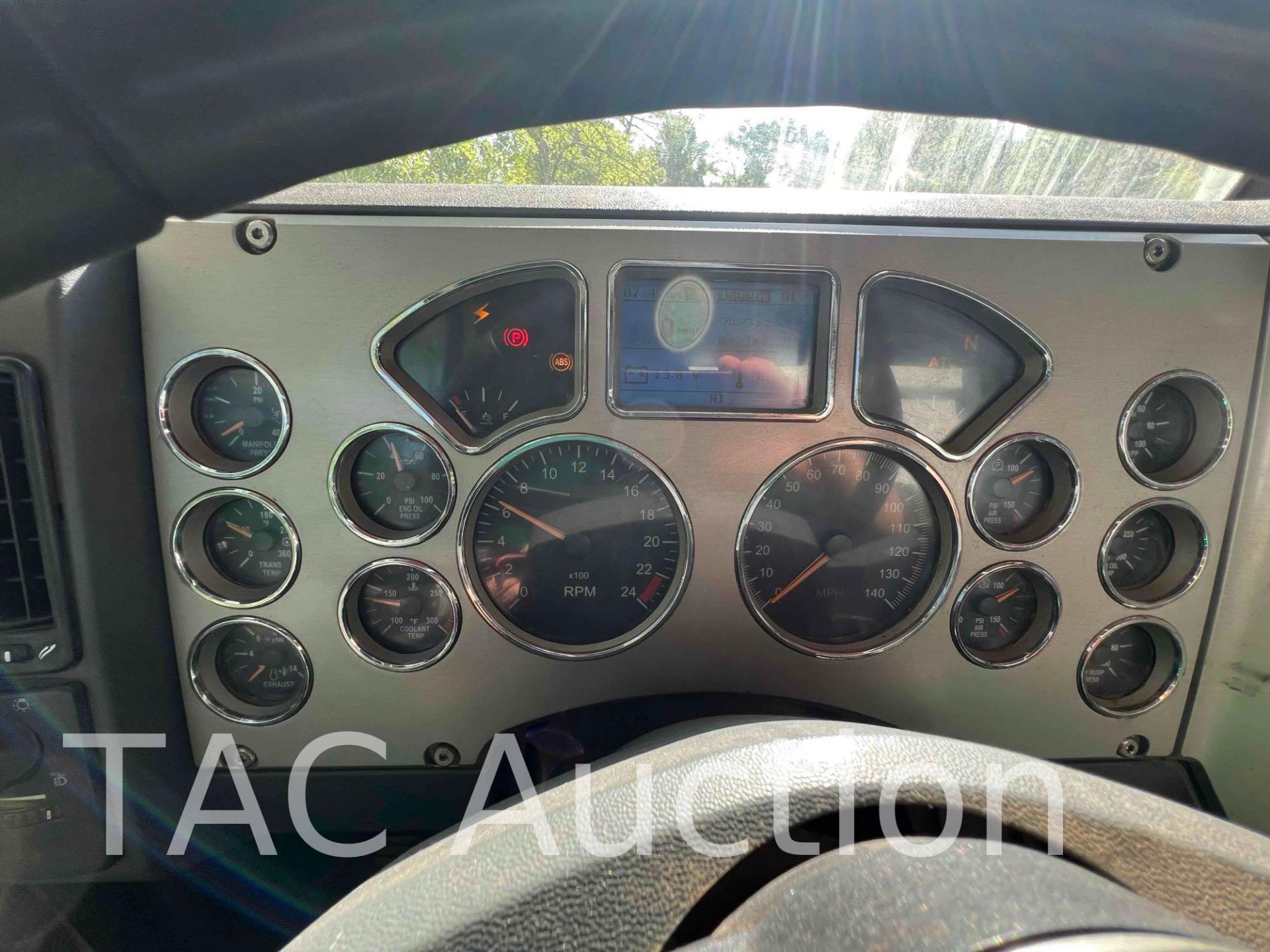 2016 Mack CHU613 Day Cab - Image 26 of 74