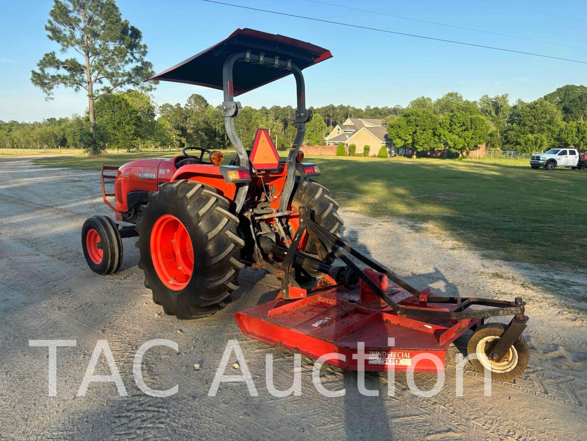 2013 Kubota L4600 Tractor W/ 5ft LMC Rotary Cutter - Image 7 of 20