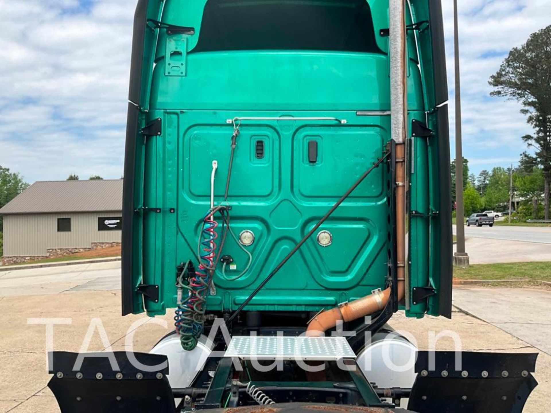 2018 Freightliner Cascadia 125 Sleeper Truck - Image 46 of 93