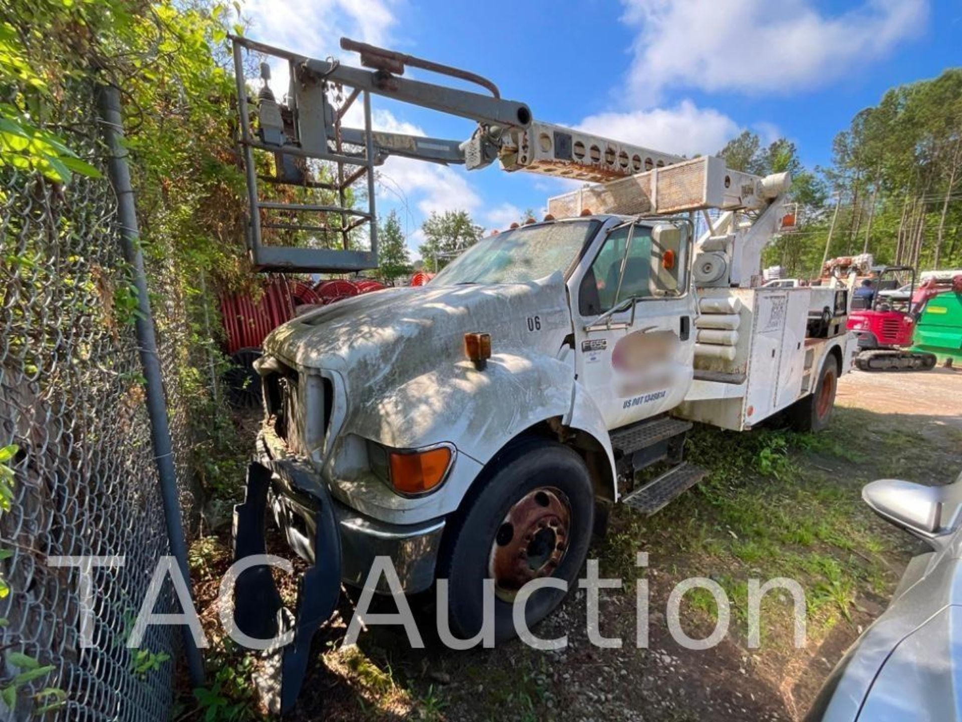 2007 Ford F650 Bucket Truck