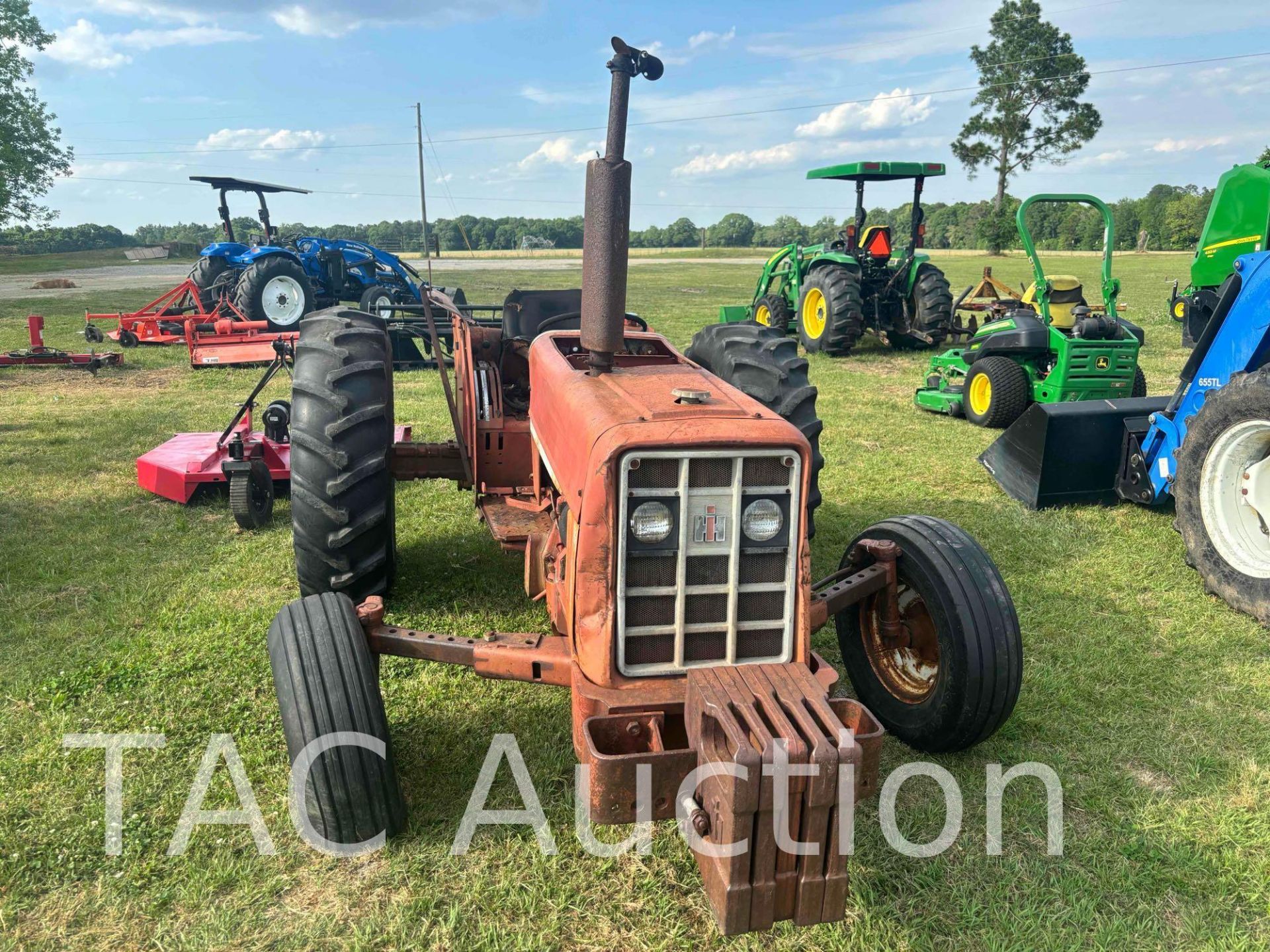 International Harvester 464 Farm Tractor - Image 2 of 13