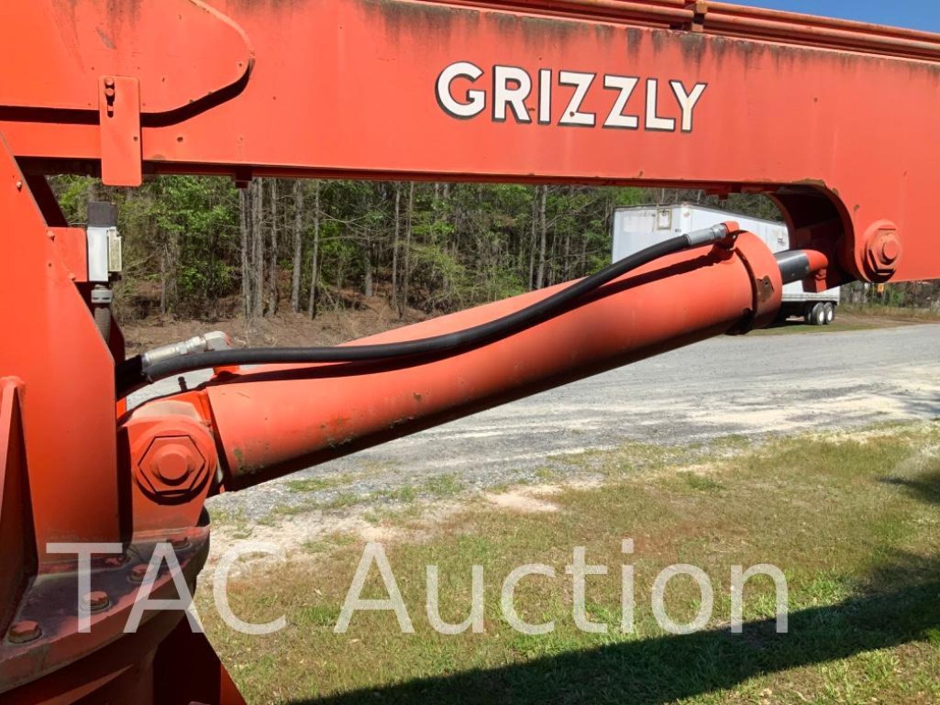 Grizzly 215SW Pedestal Crane - Image 10 of 38