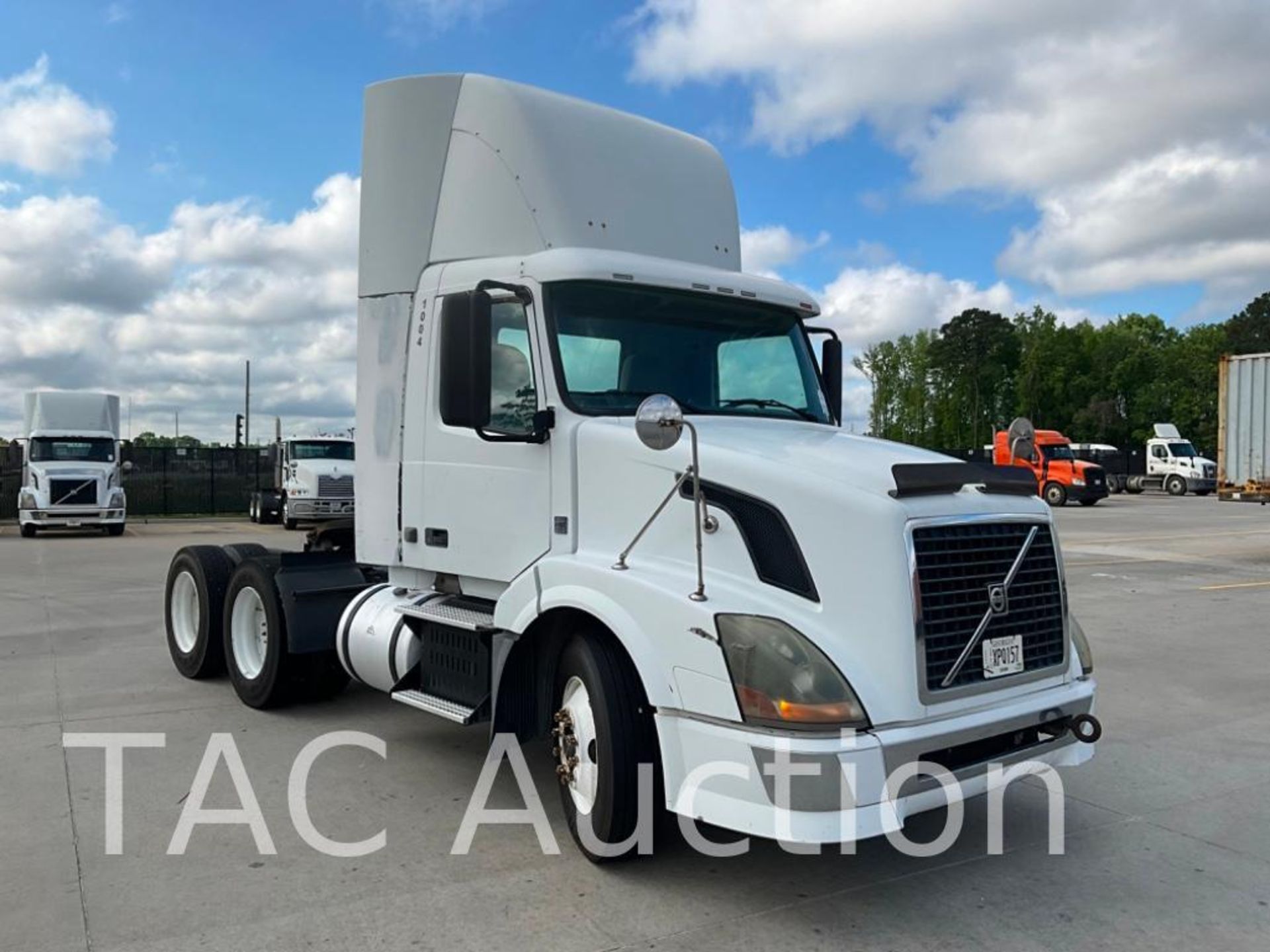 2010 Volvo VNL Day Cab Truck - Image 7 of 87