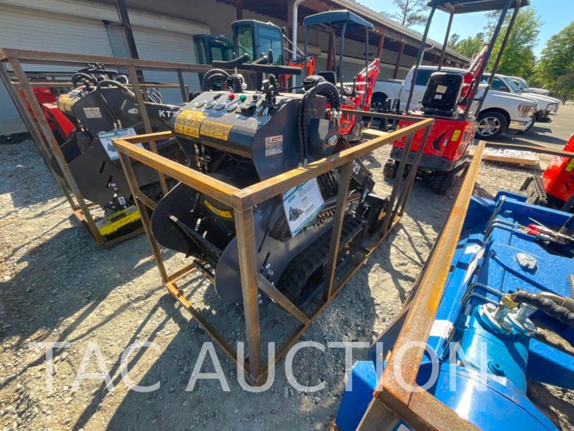 New AGT KTT23 Mini Skid Steer - Image 5 of 18