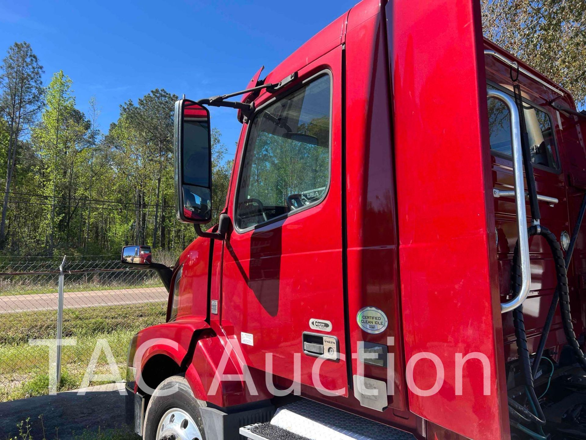 2016 Volvo VNL Day Cab - Image 10 of 55