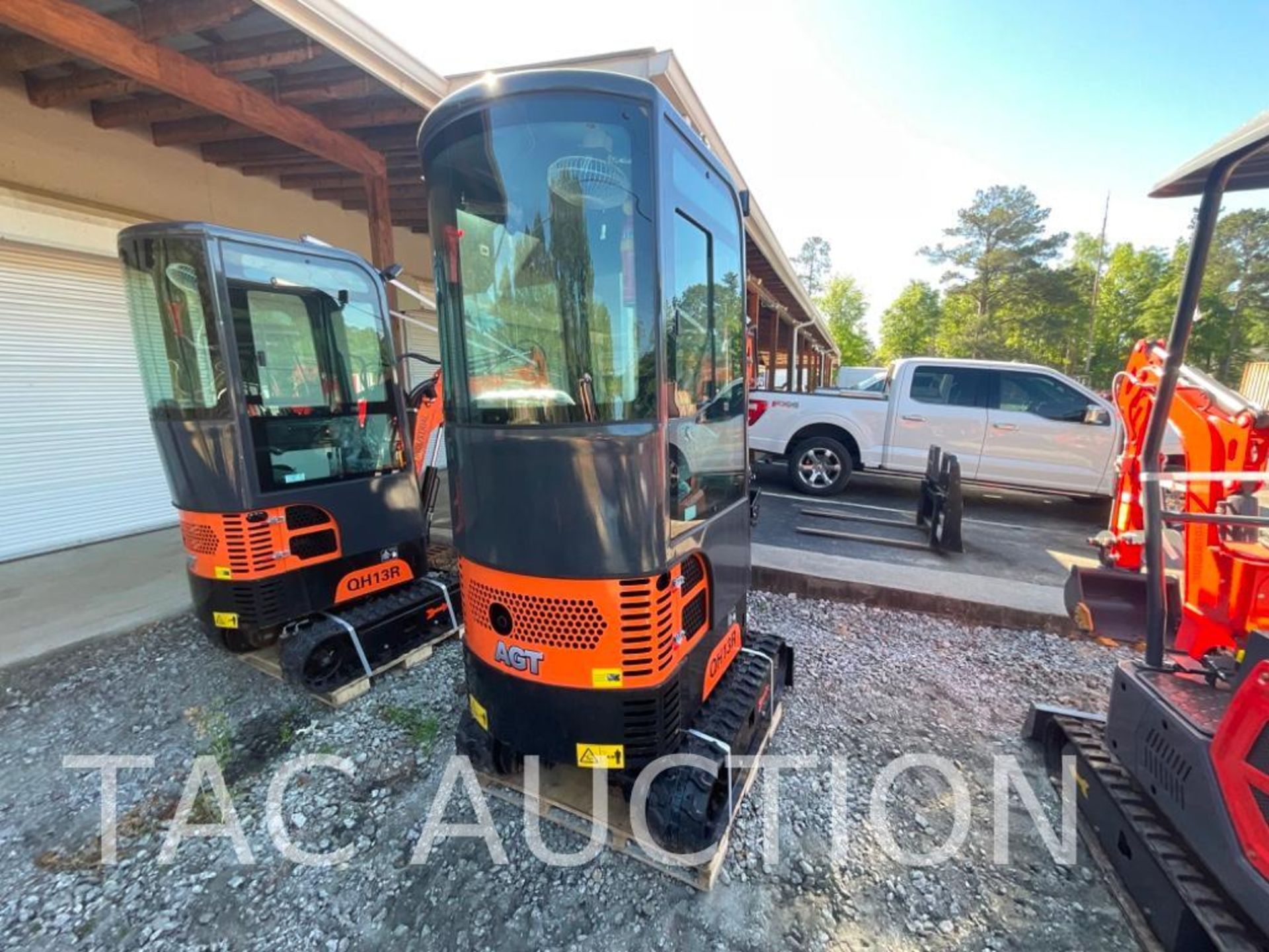 New AGT QH13R Enclosed Cab Mini Excavator - Image 5 of 18