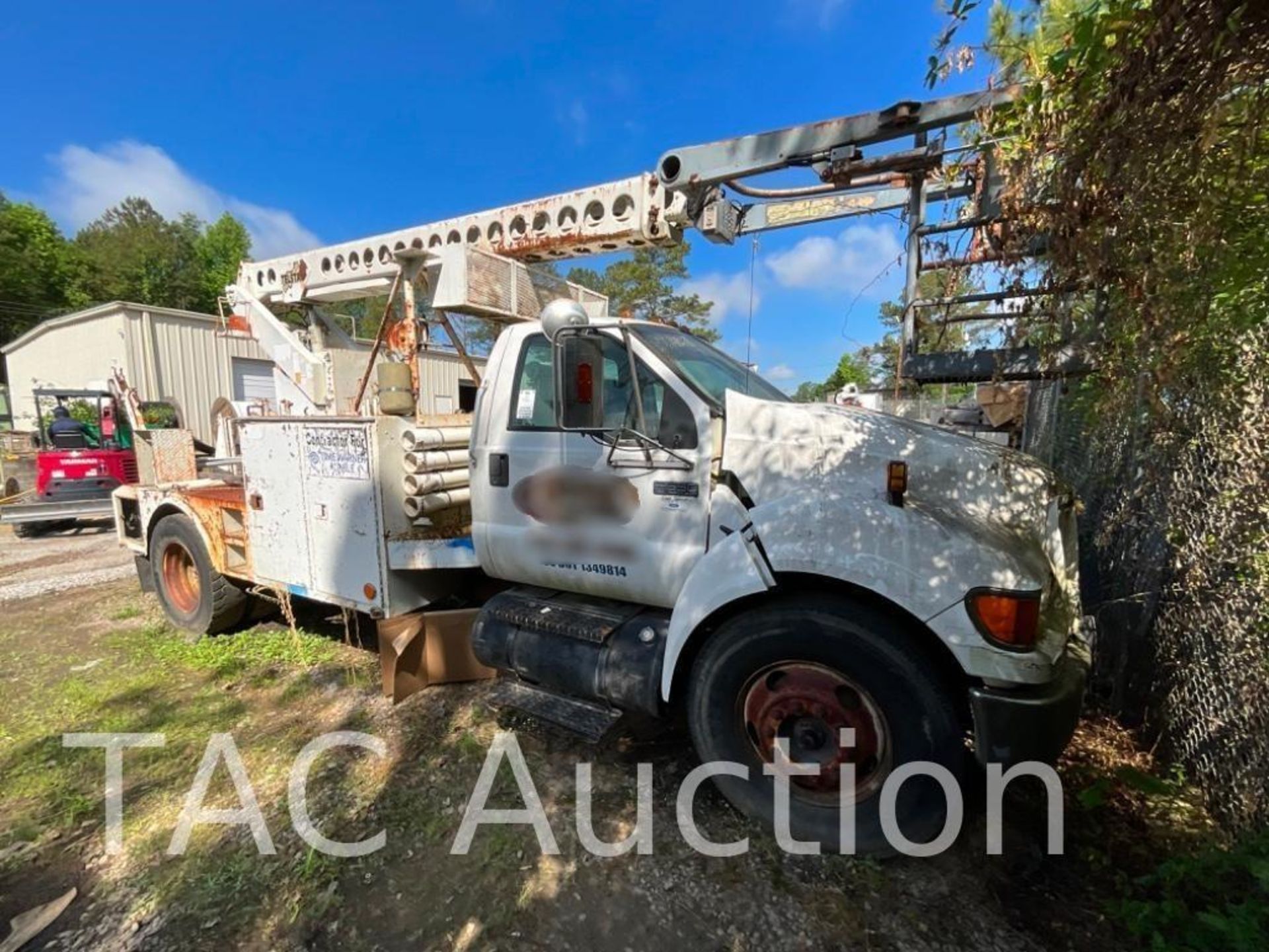 2007 Ford F650 Bucket Truck - Image 7 of 49