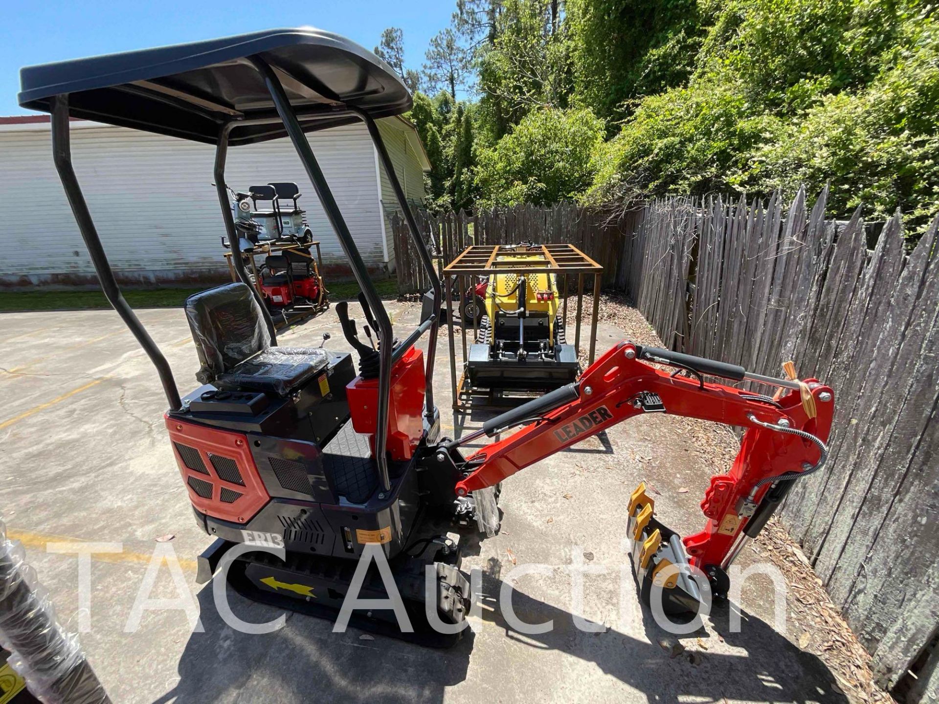 New Leader ER13 Mini Excavator - Image 3 of 19