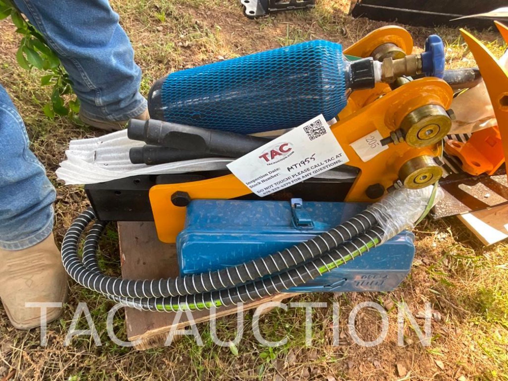 New Mini Excavator Hammer Attachment - Image 4 of 6