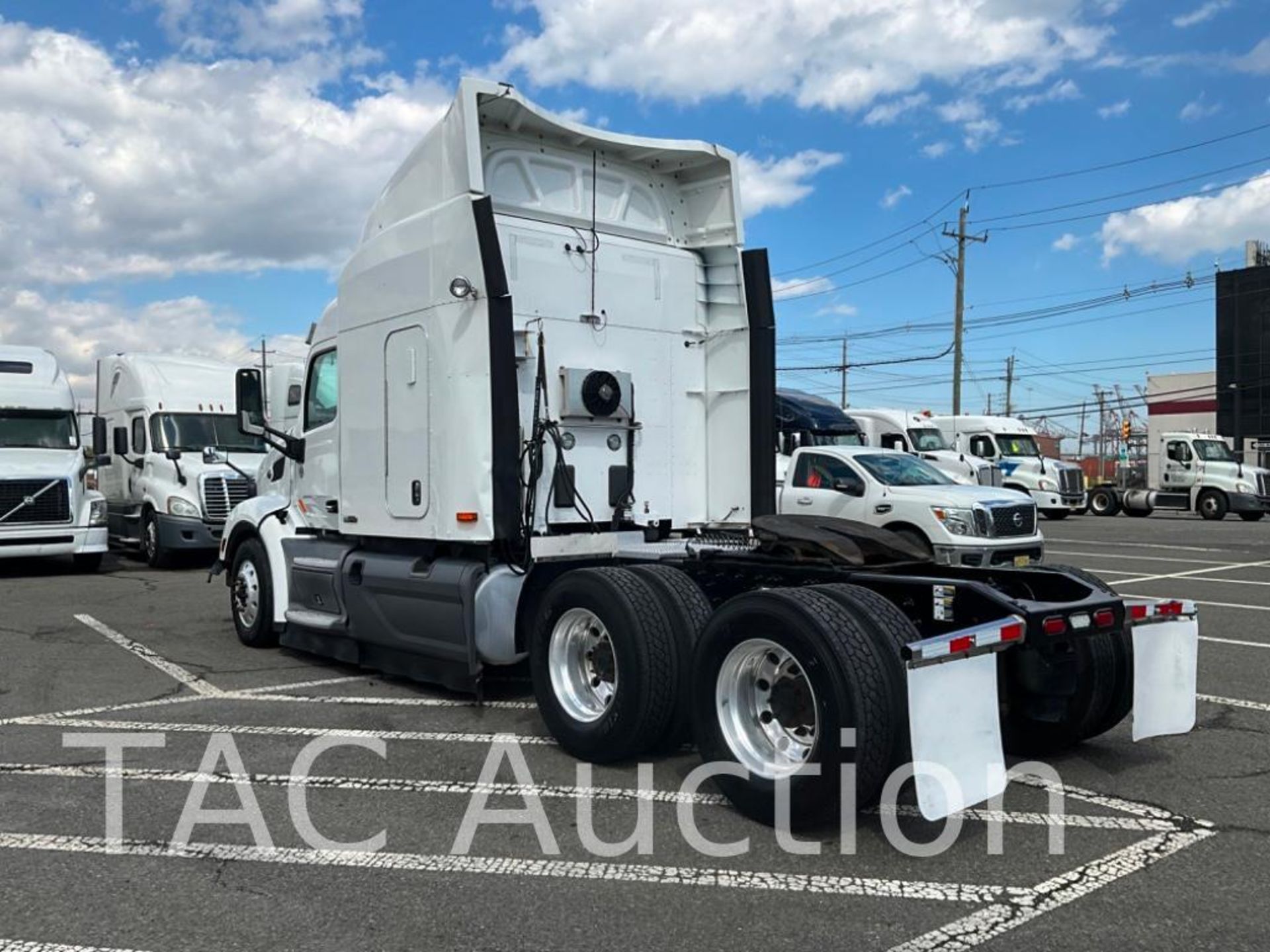 2017 Peterbilt 579 Sleeper Truck - Image 3 of 91