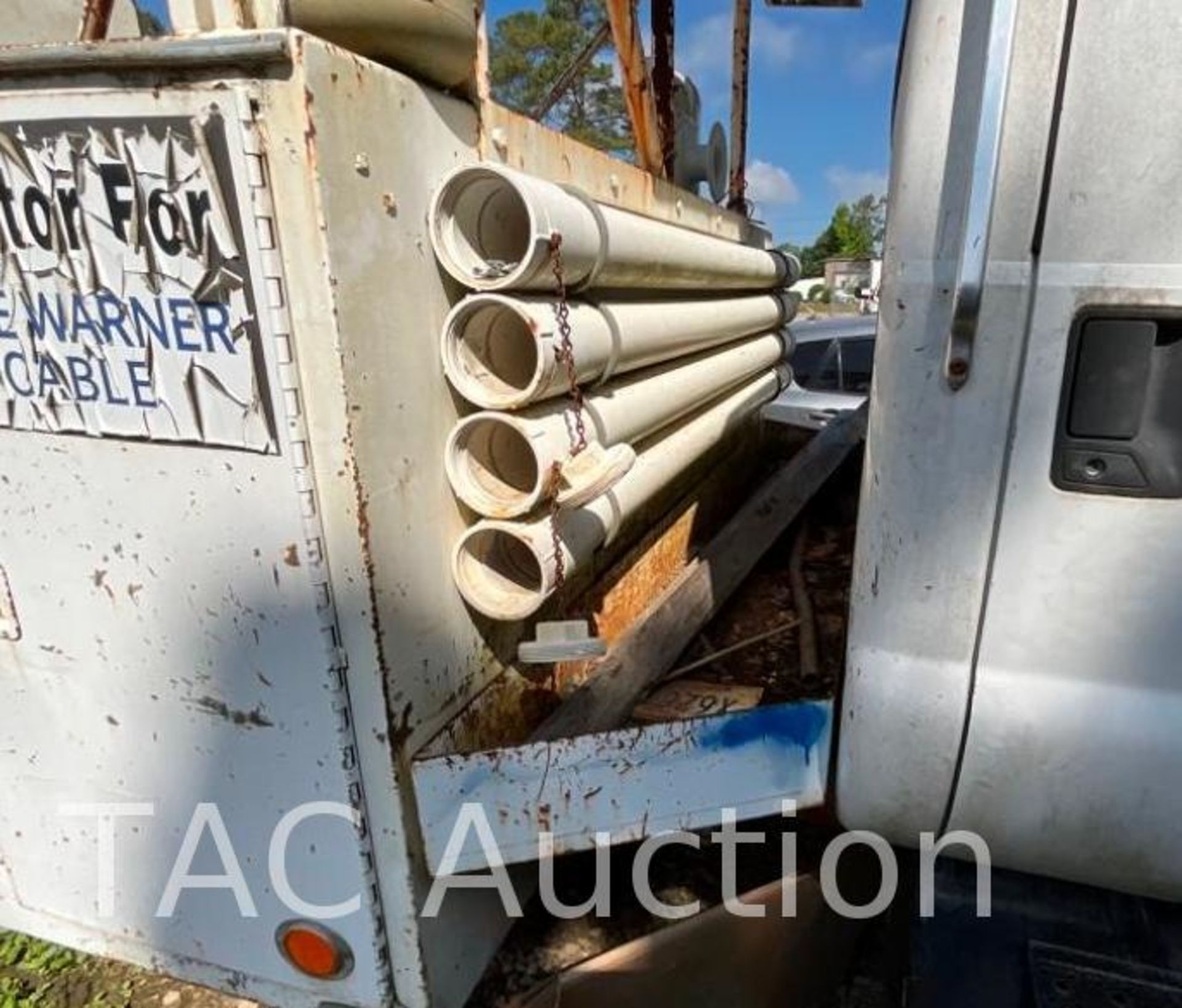 2007 Ford F650 Bucket Truck - Image 19 of 49