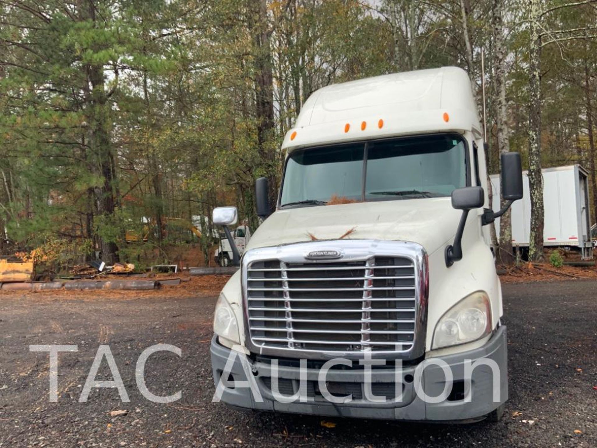 2011 Freightliner Cascadia Sleeper Truck - Image 2 of 56