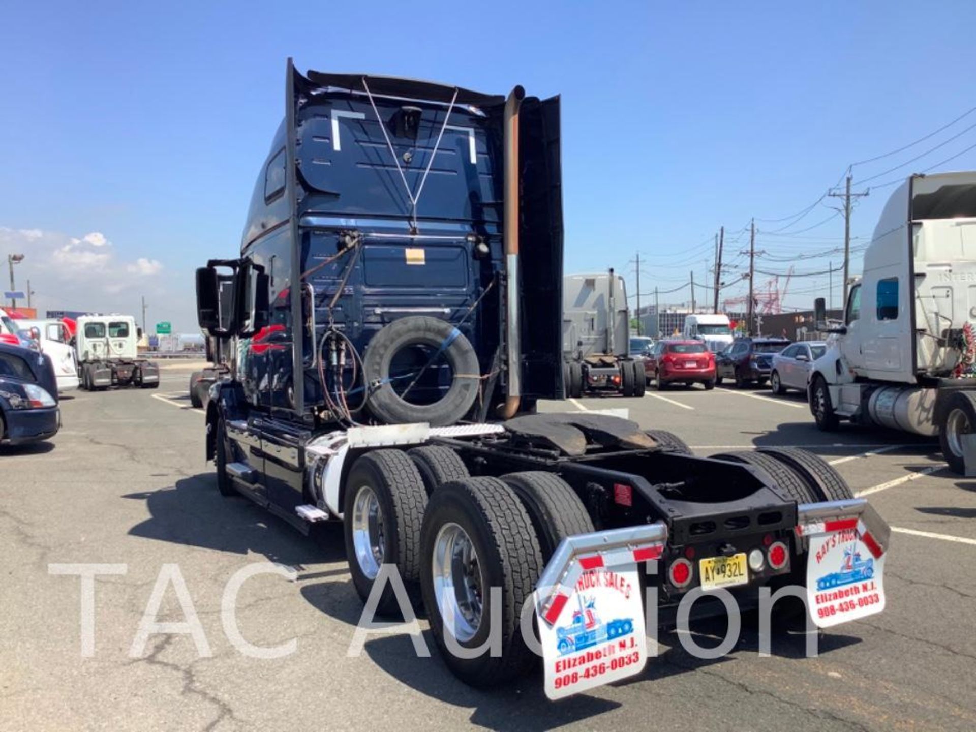 2016 Volvo VNL Sleeper Truck - Image 3 of 89