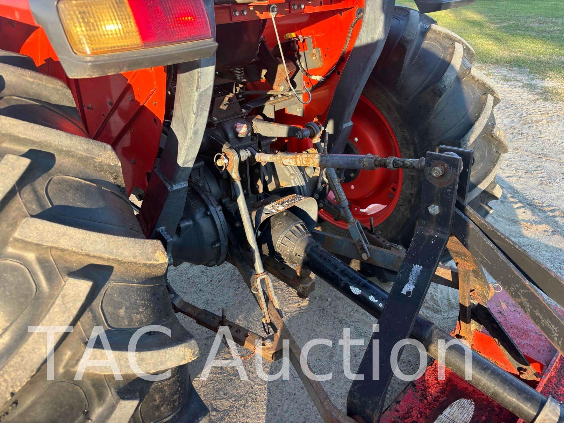 2013 Kubota L4600 Tractor W/ 5ft LMC Rotary Cutter - Image 9 of 20