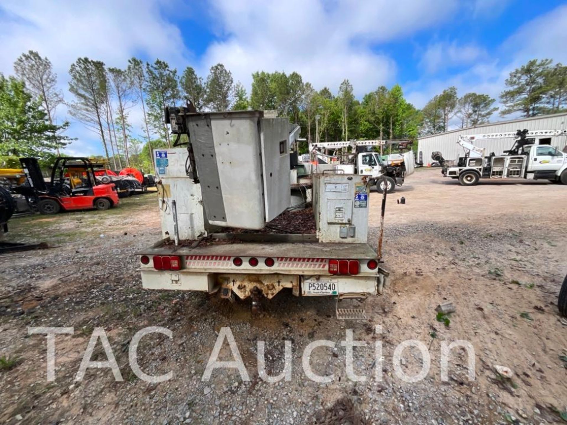 2001 Chevrolet C3500 Bucket Truck - Image 4 of 46