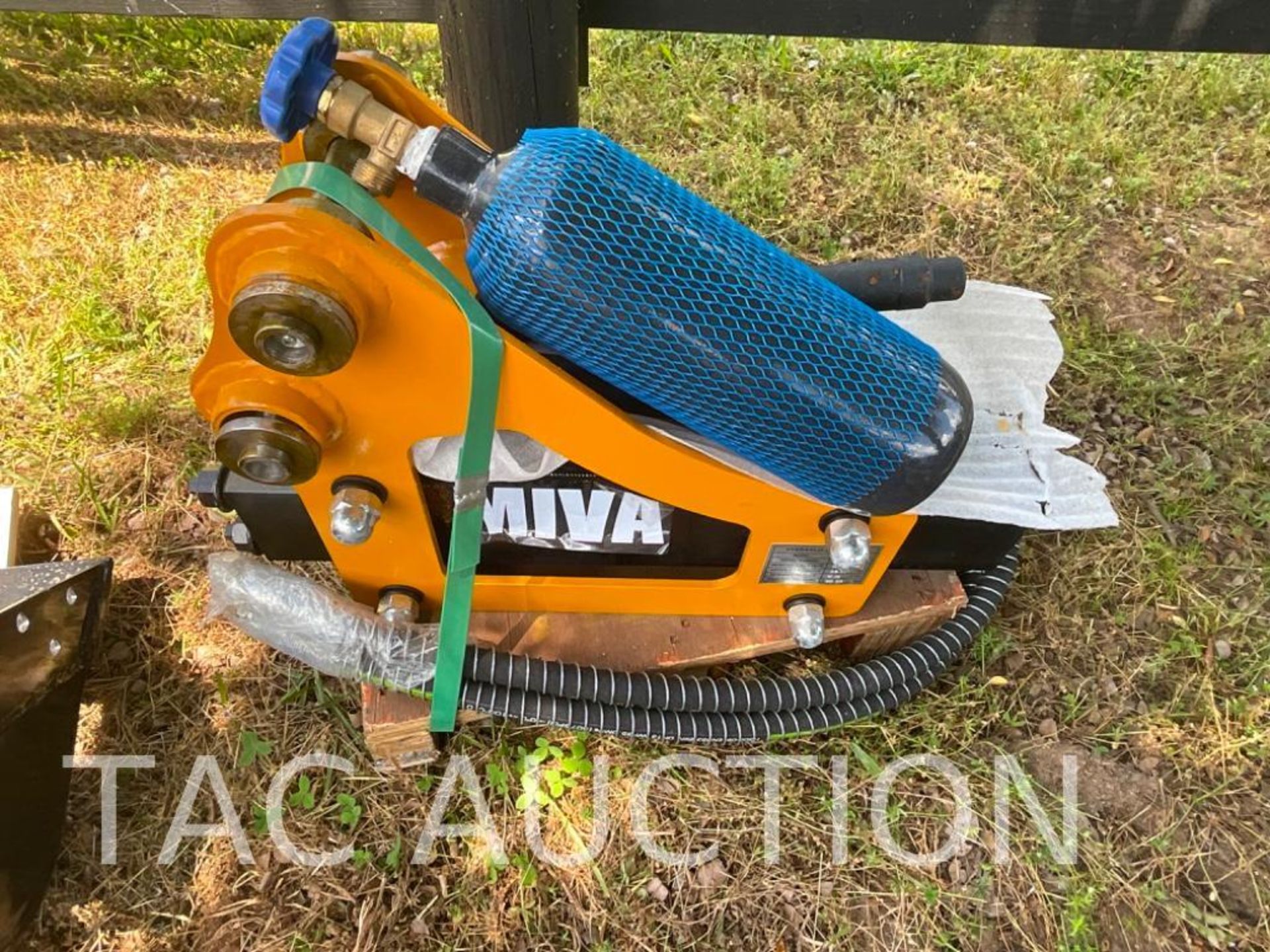New Mini Excavator Hammer Attachment - Image 3 of 6