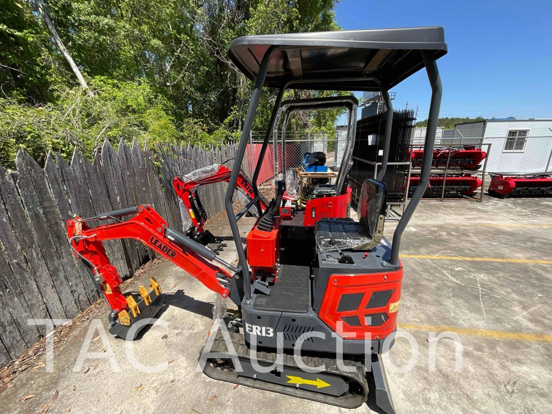 New Leader ER13 Mini Excavator - Image 2 of 19