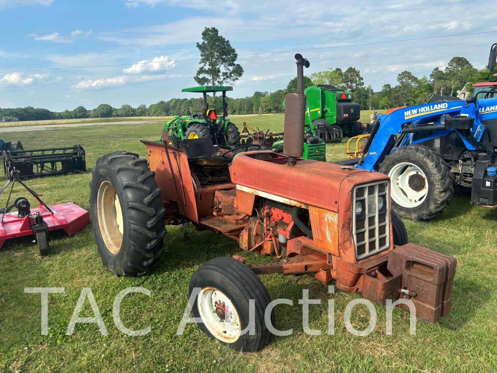 International Harvester 464 Farm Tractor - Image 3 of 13