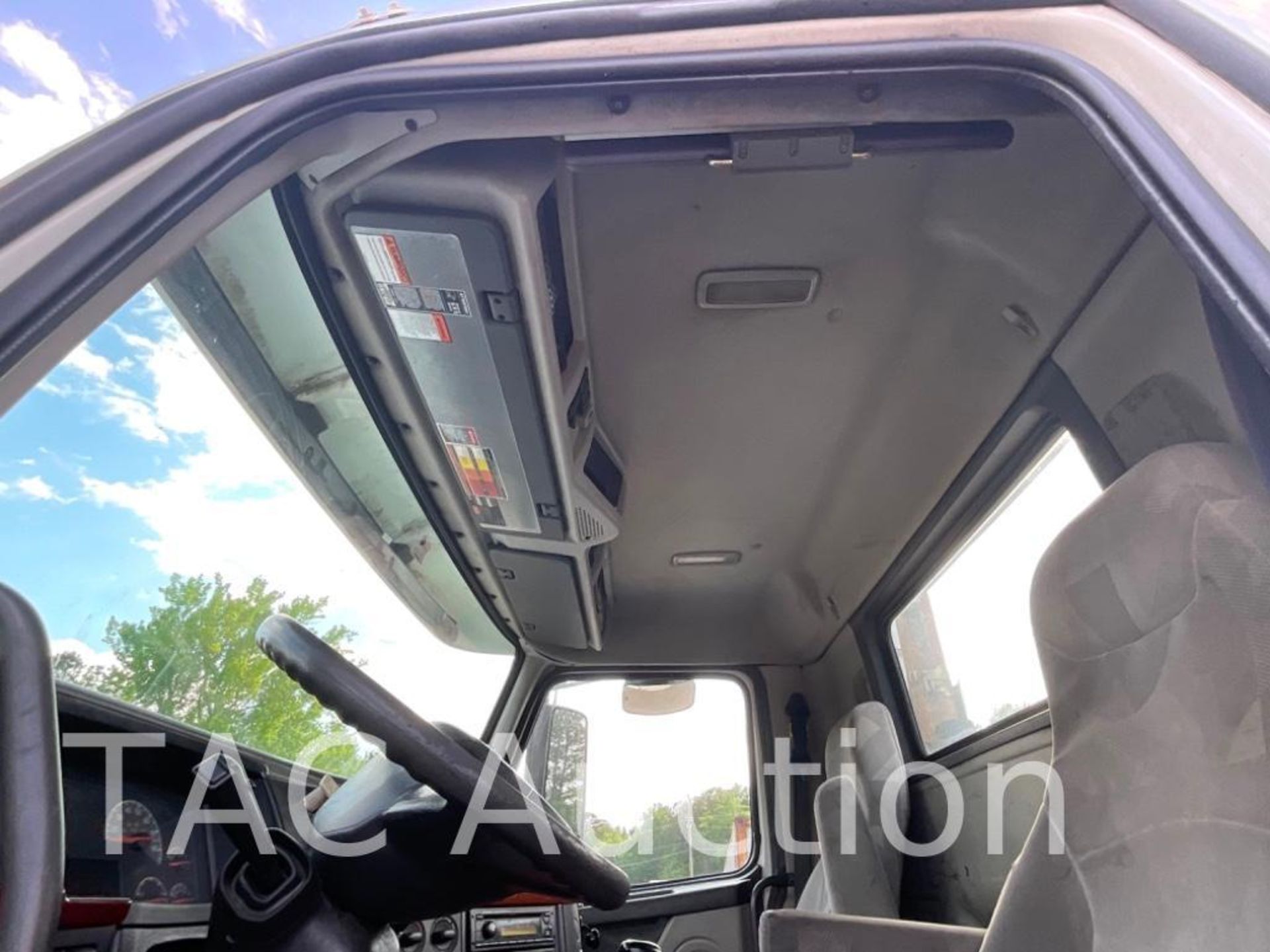 2012 Volvo VNM Day Cab - Image 11 of 48