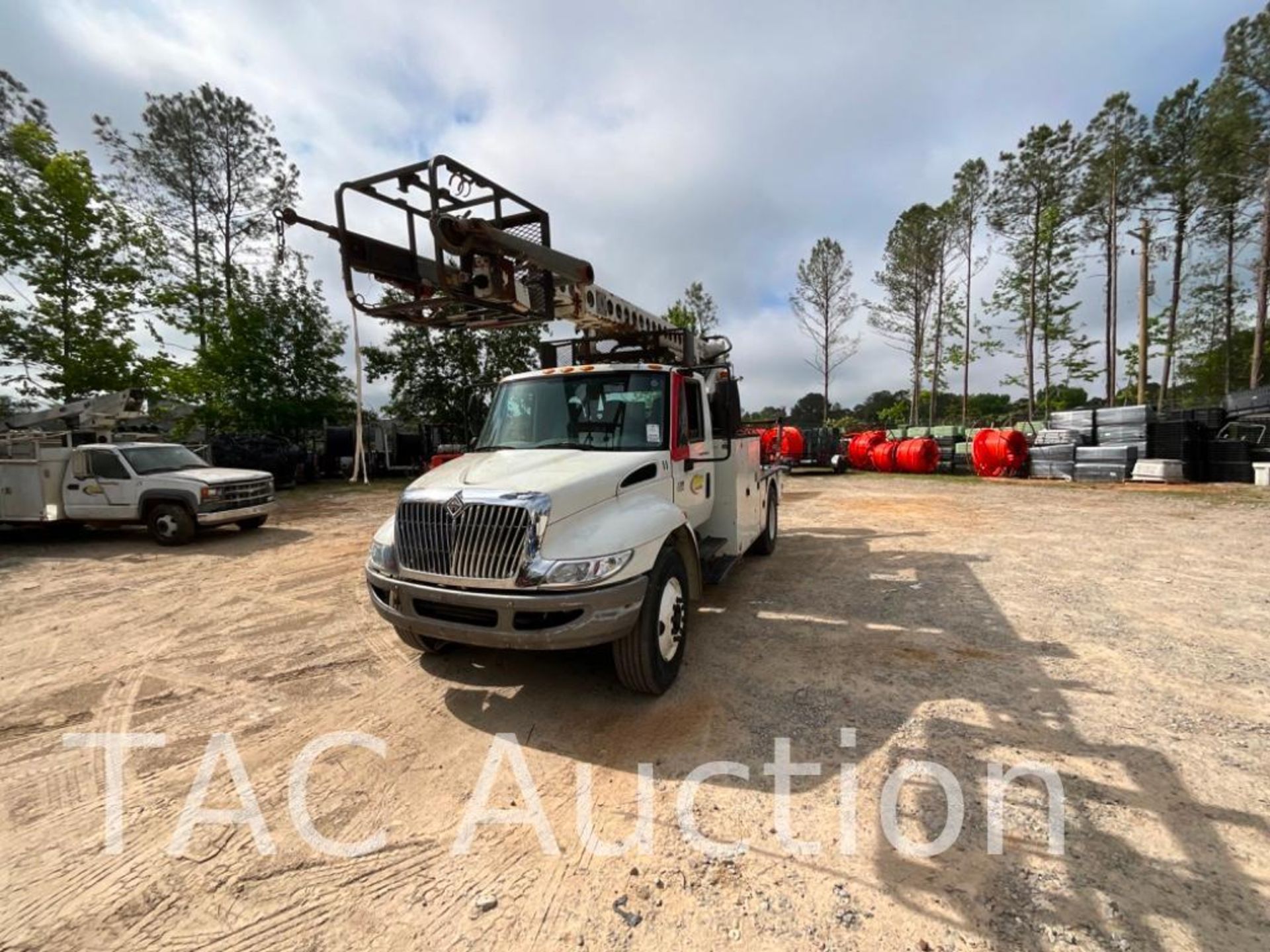 2006 International 4300 Cable Placer Bucket Truck