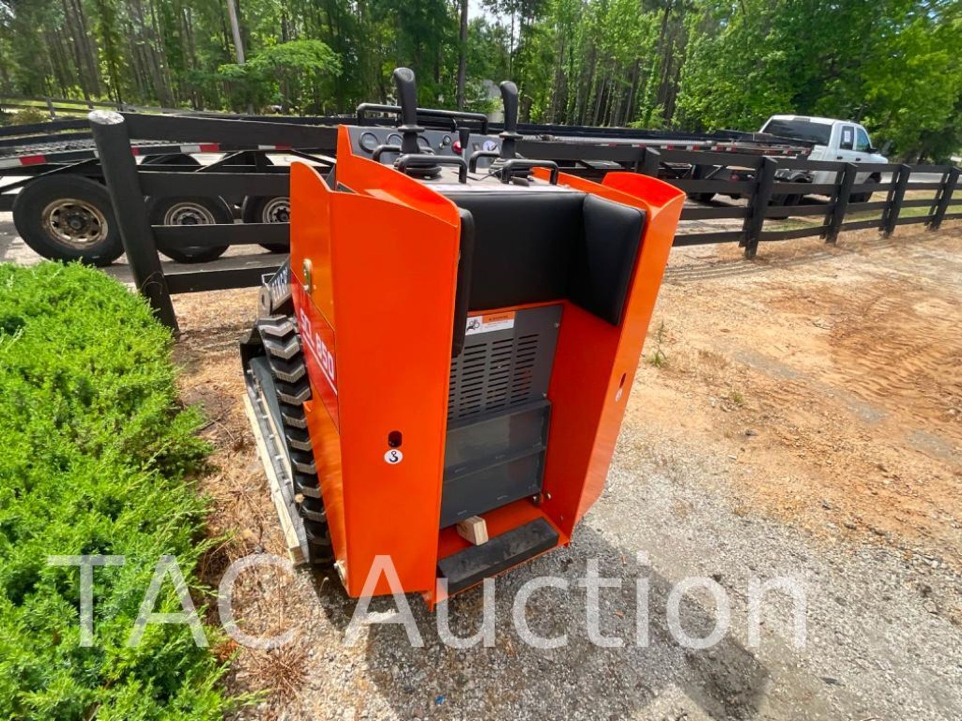 New SCL850 Mini Skid Steer Loader - Image 3 of 14